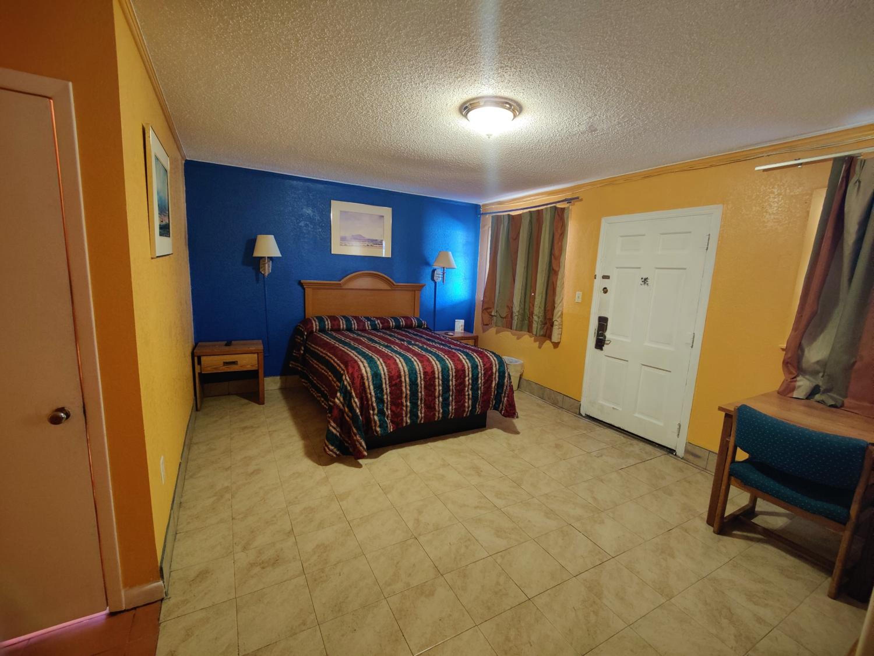 Deming Vacations - Western Motel - Property Image 3