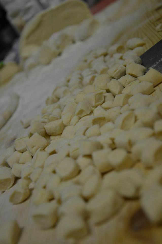 Podere Lamaccia - bed and kitchinette