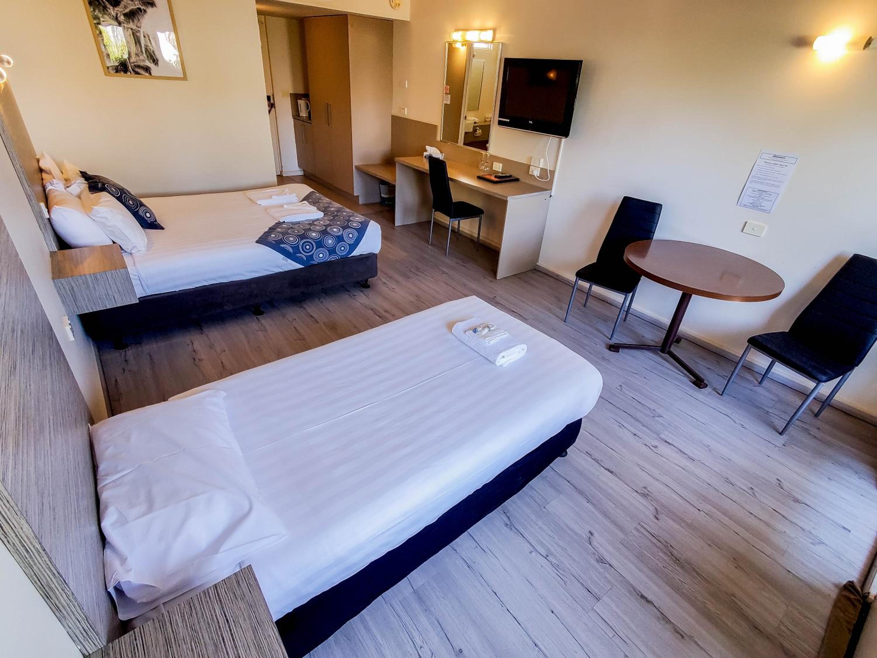 Sandors Motor Inn