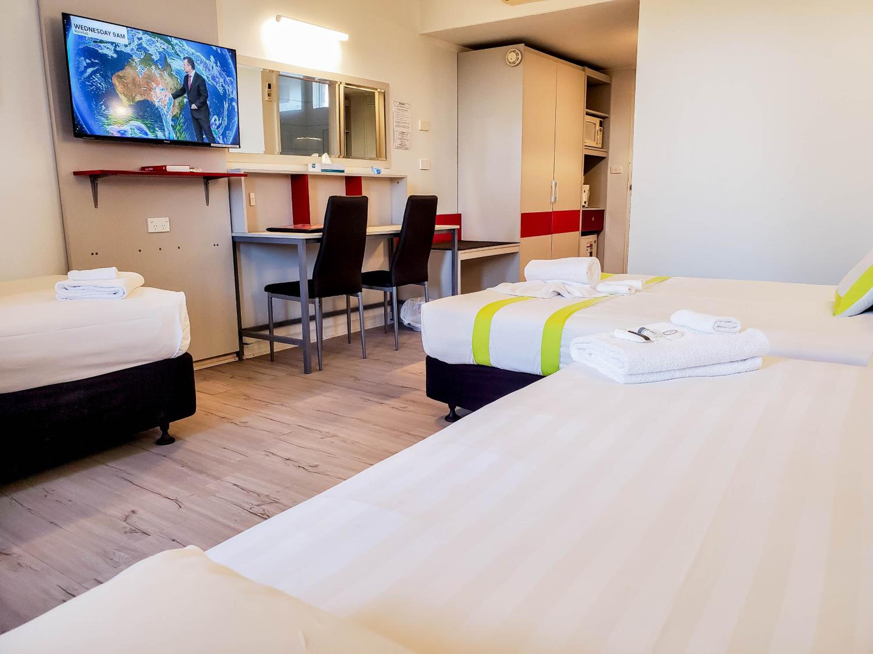 Sandors Motor Inn