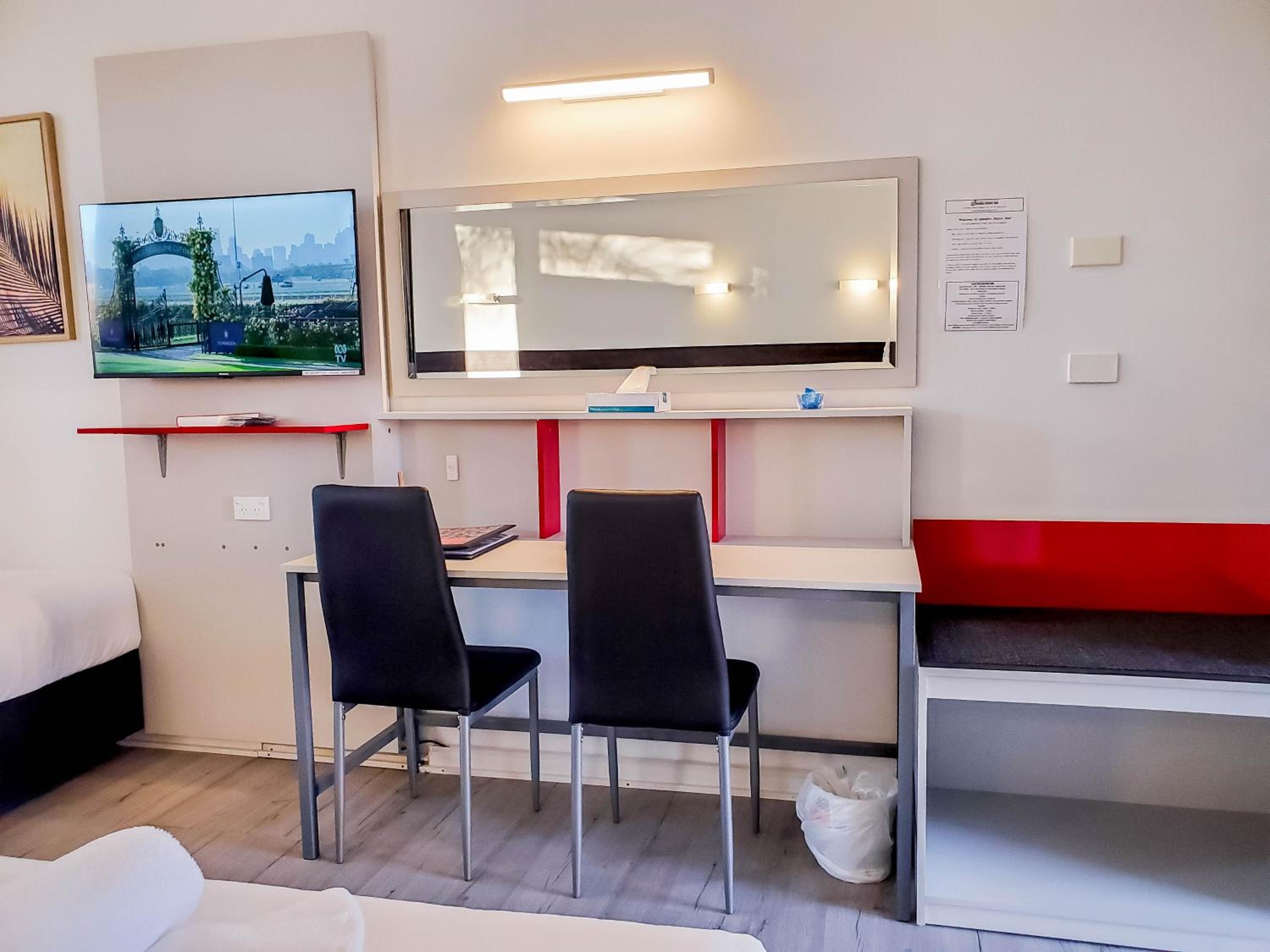 Sandors Motor Inn