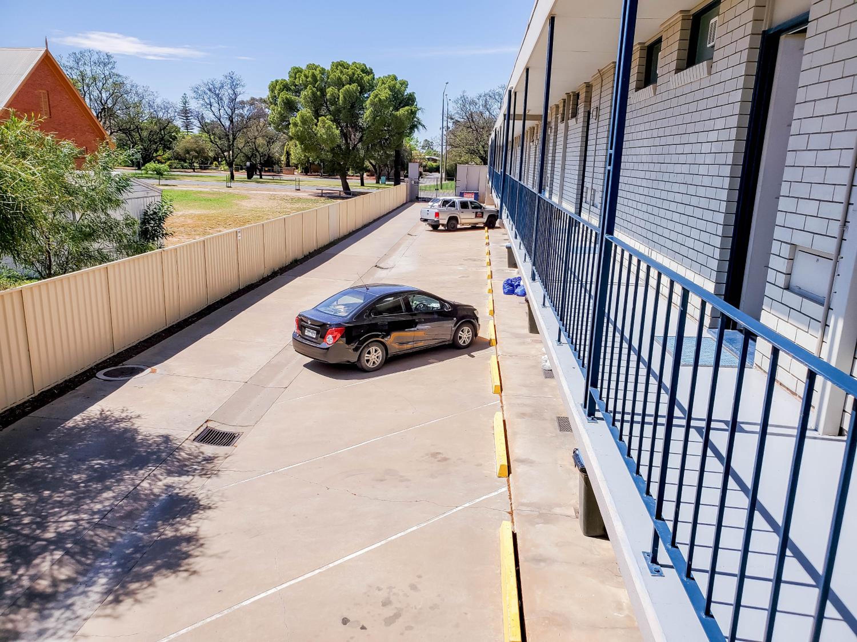 Sandors Motor Inn