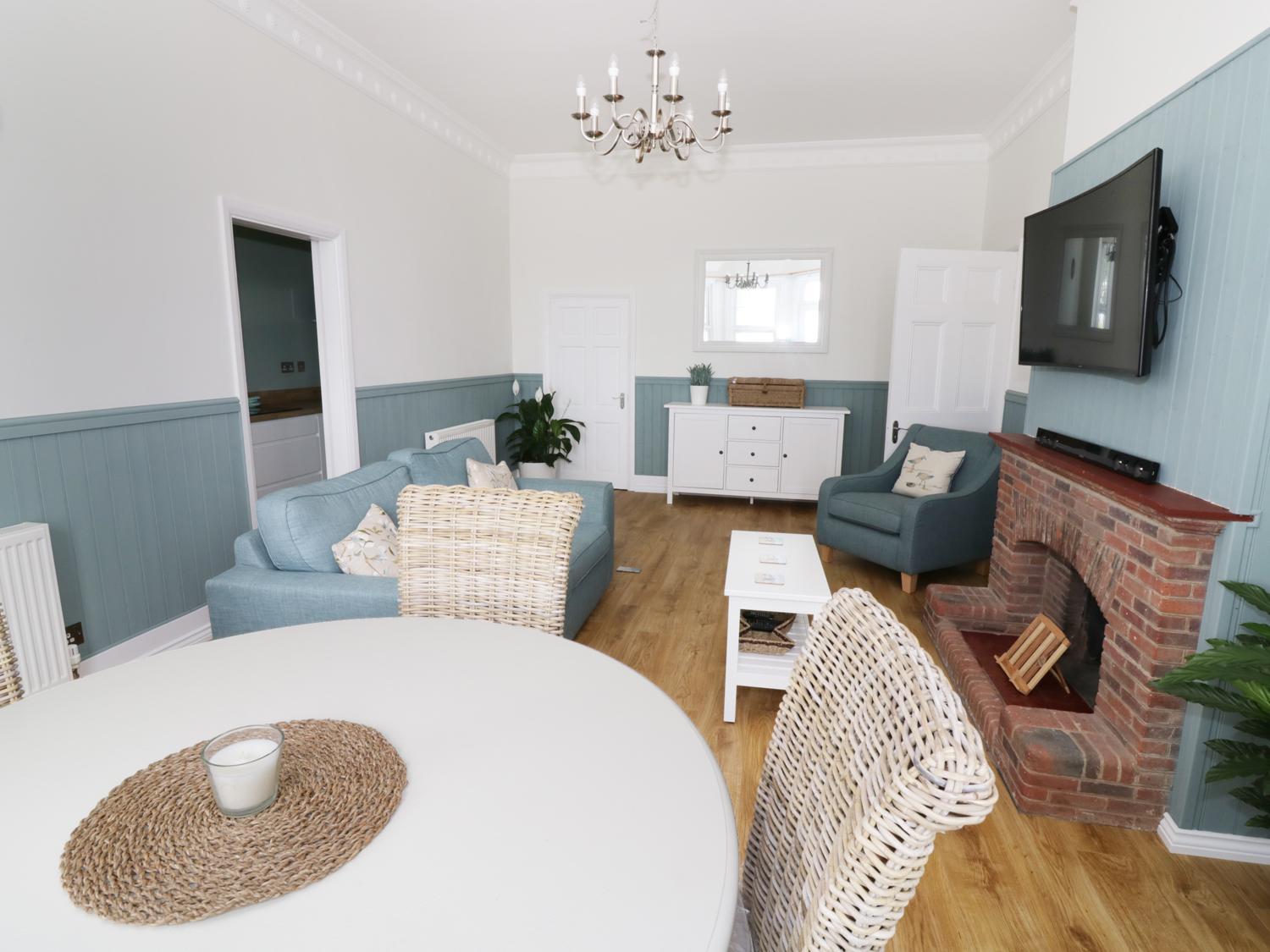 Flat 1, Cambridge Court view 2