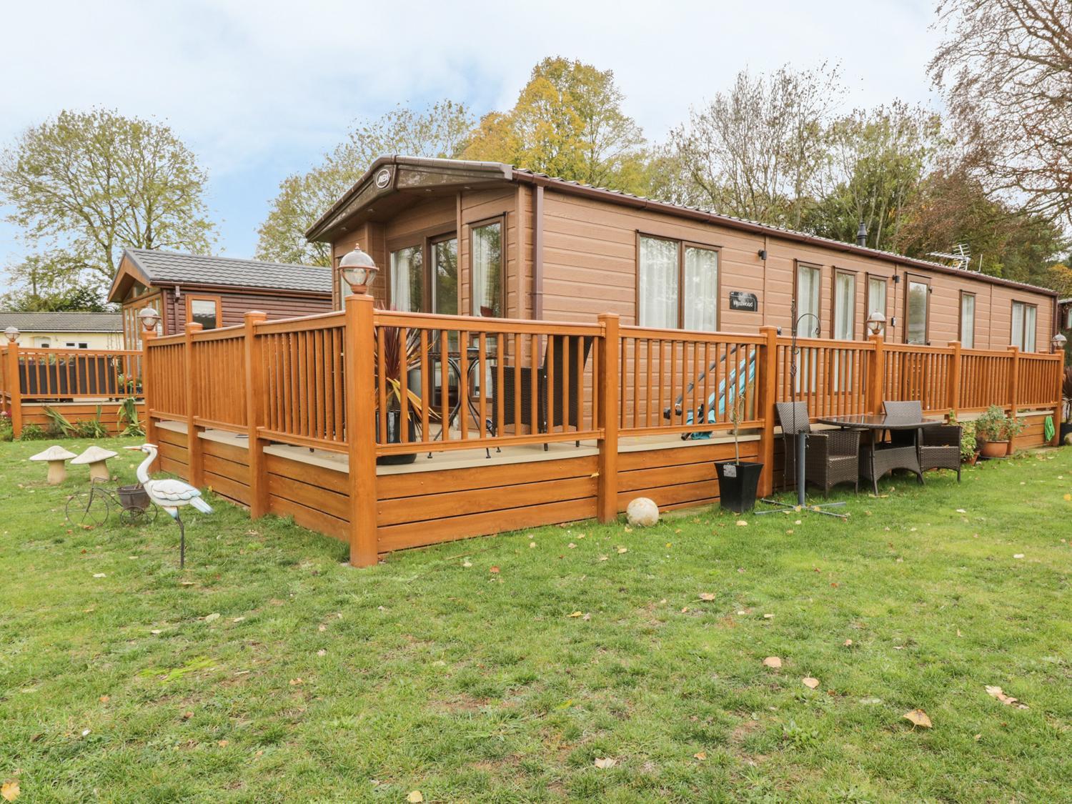 Hotel 27 Lake View - Image 1