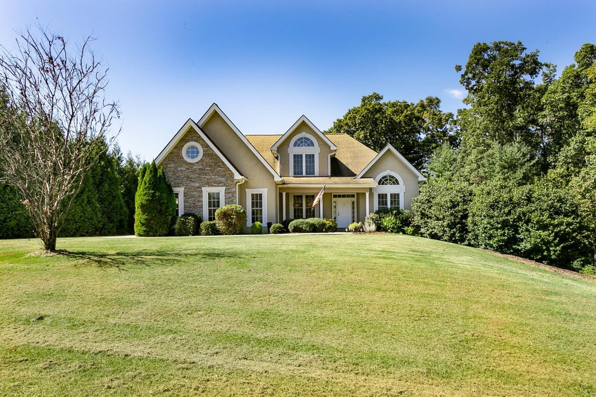 Newly Renovated Luxurious home w/ Pool, Hot Tub & Entertainment Hub | 20 Mins to Downtown AVL view 3