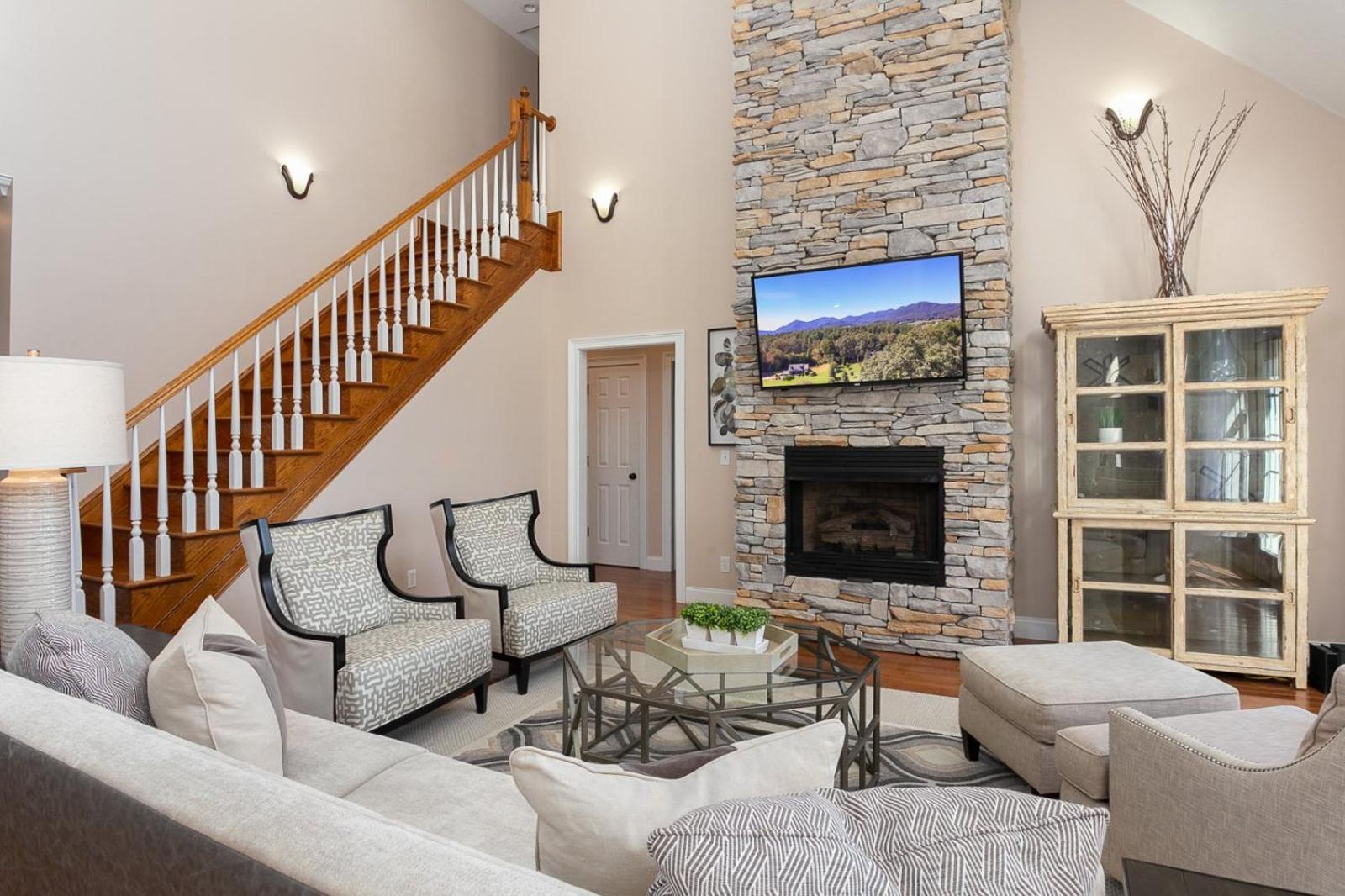 Newly Renovated Luxurious home w/ Pool, Hot Tub & Entertainment Hub | 20 Mins to Downtown AVL view 4