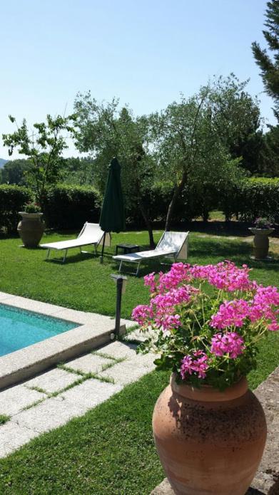 Podere Lamaccia - bed and kitchinette