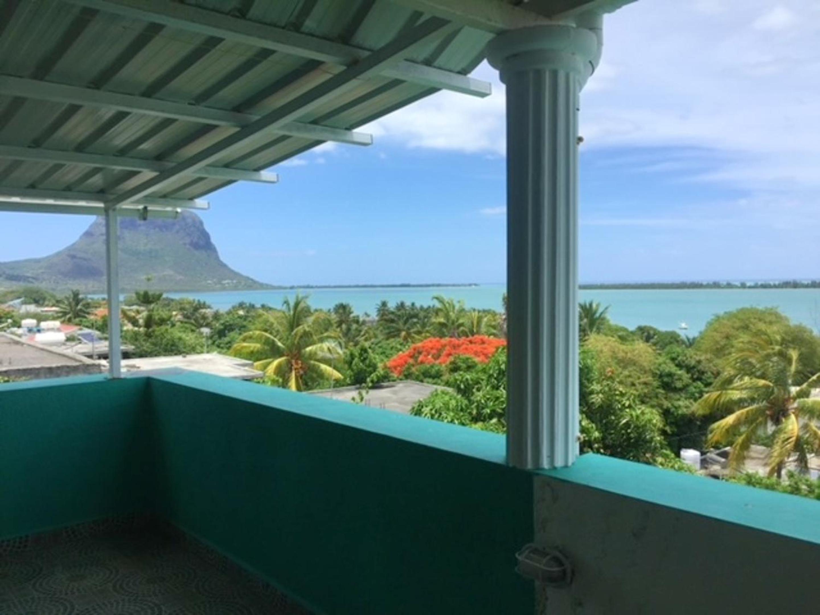 Sea View Apartment in La Gaulette - 30 m² + Terrace photo 3