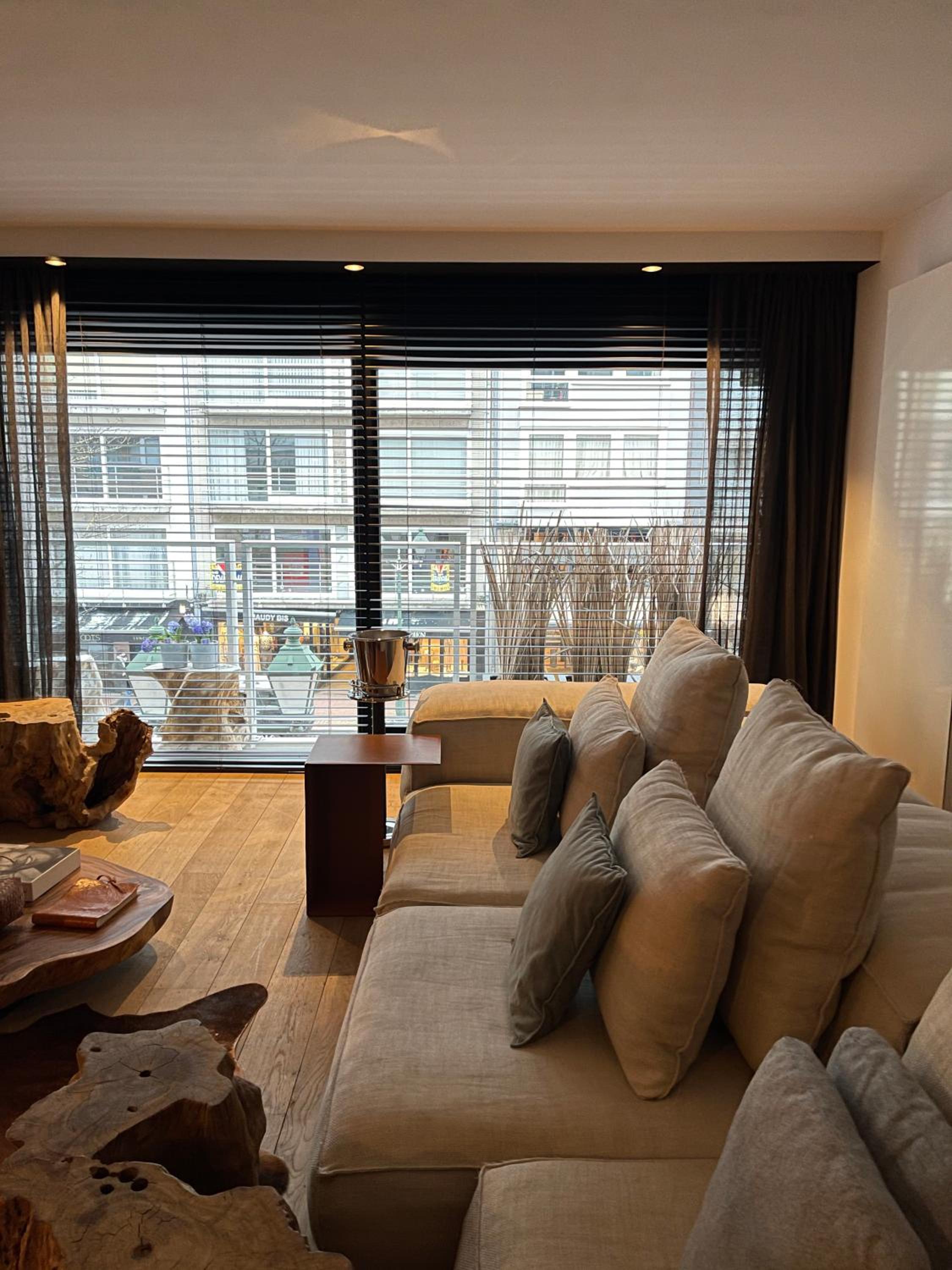 LombokLiving I Luxury 2BDR & Parking Lippenslaan