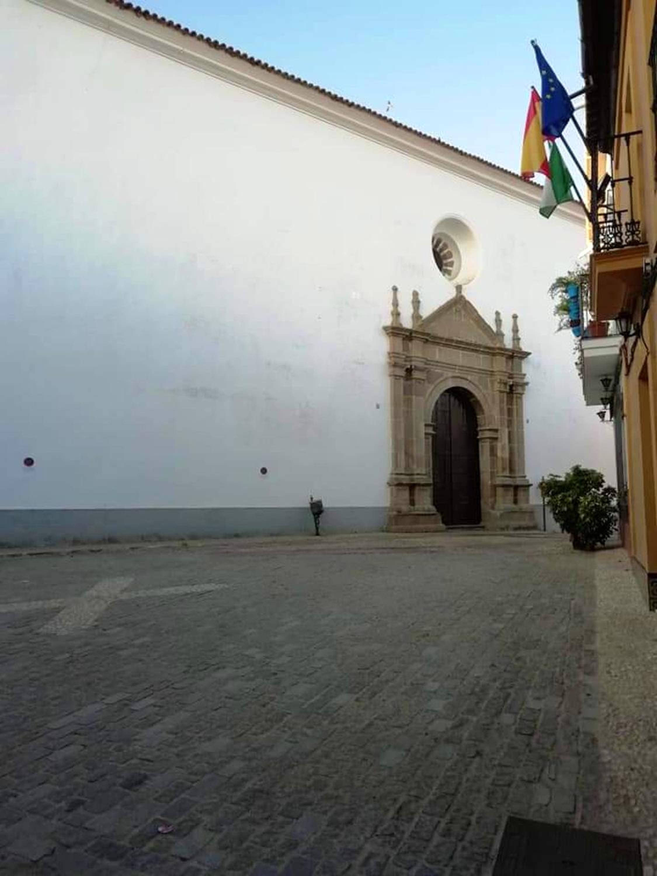 Charming house with mountain view in Encinasola, fireplace
