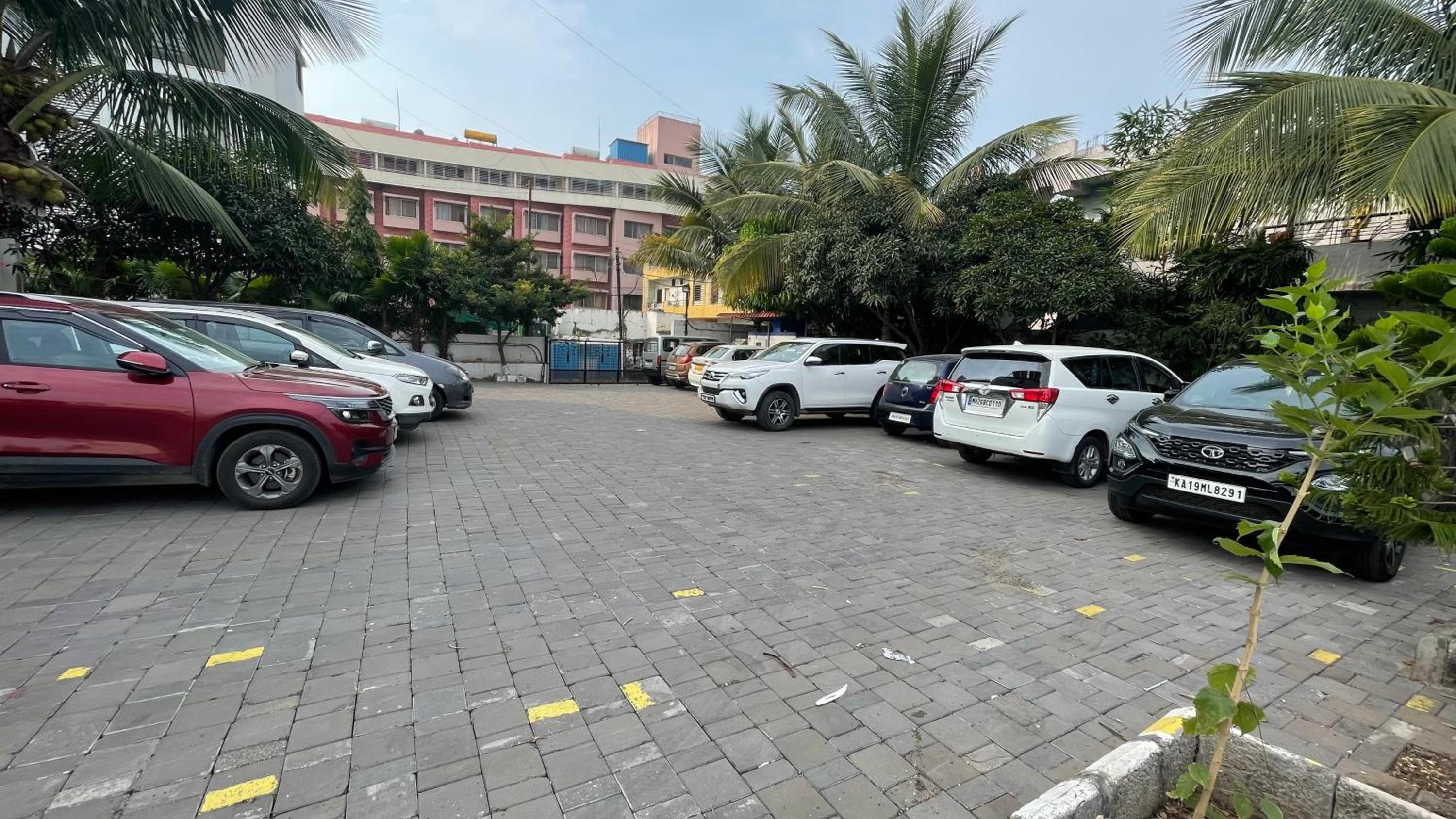 Shirdi Vacations - Hotel Sai Bansi - Property Image 8