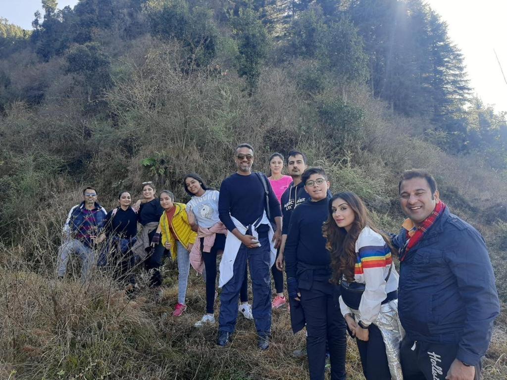 VEENU'S COTTAGE-views heater bonfire barbeque wifi MUSSOORIE view 4