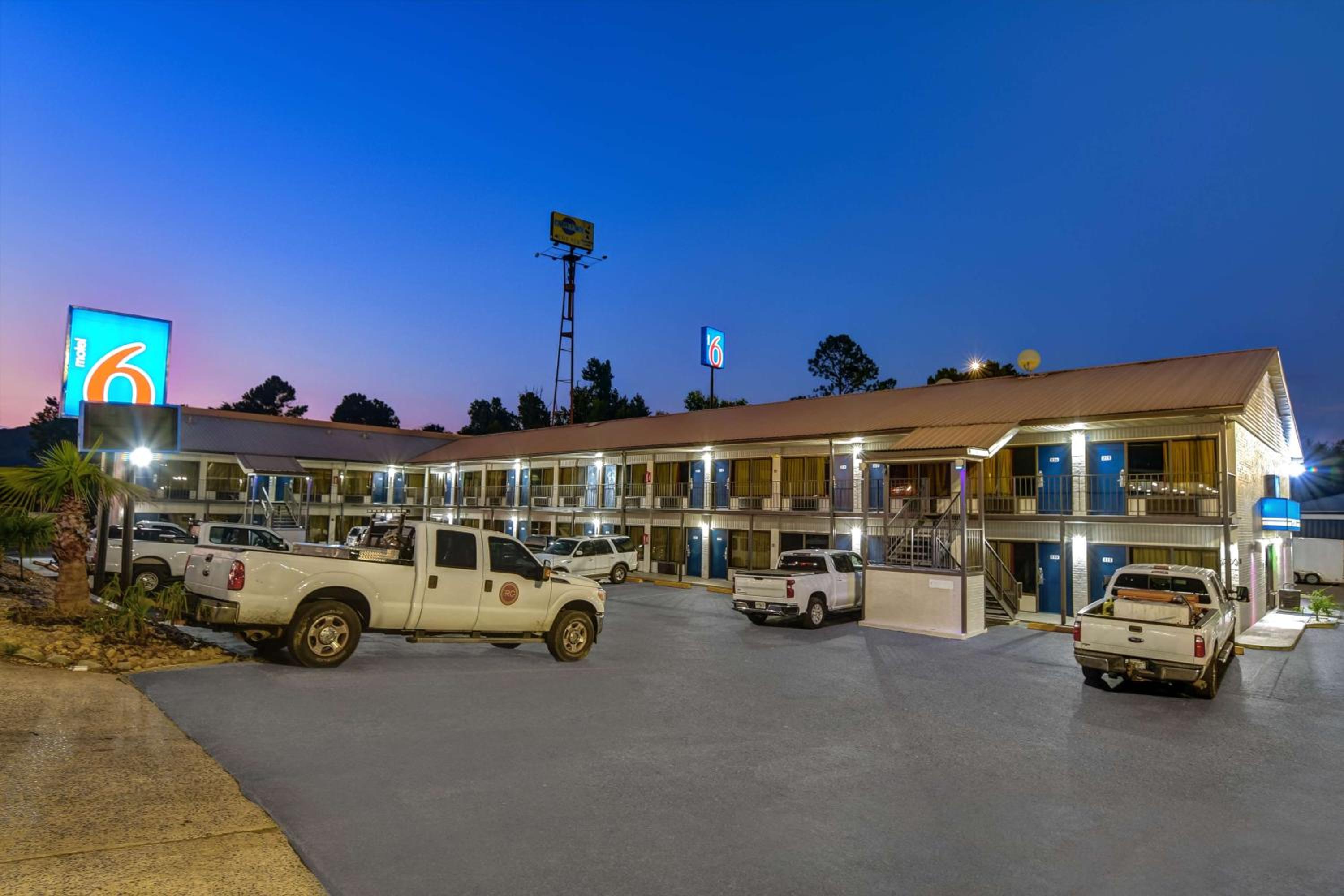 Motel 6-Dalton, GA
