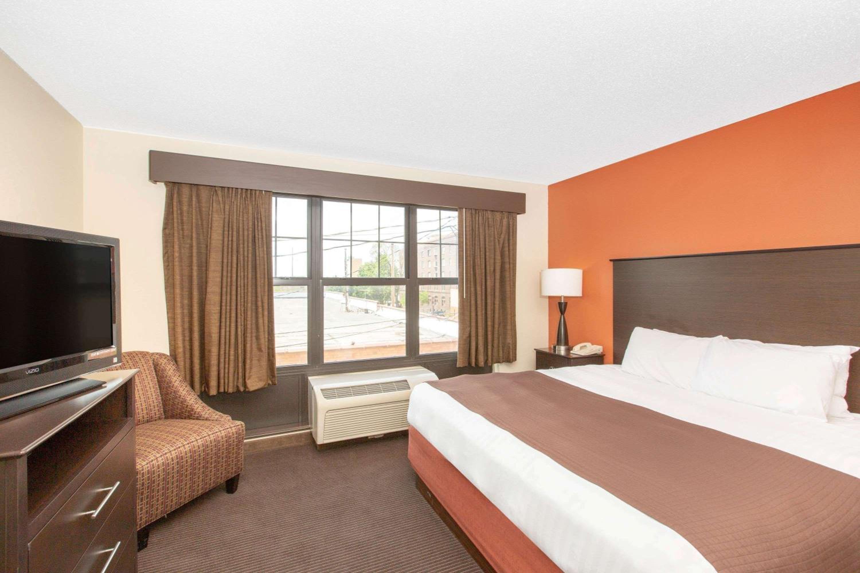 AmericInn by Wyndham Ottumwa