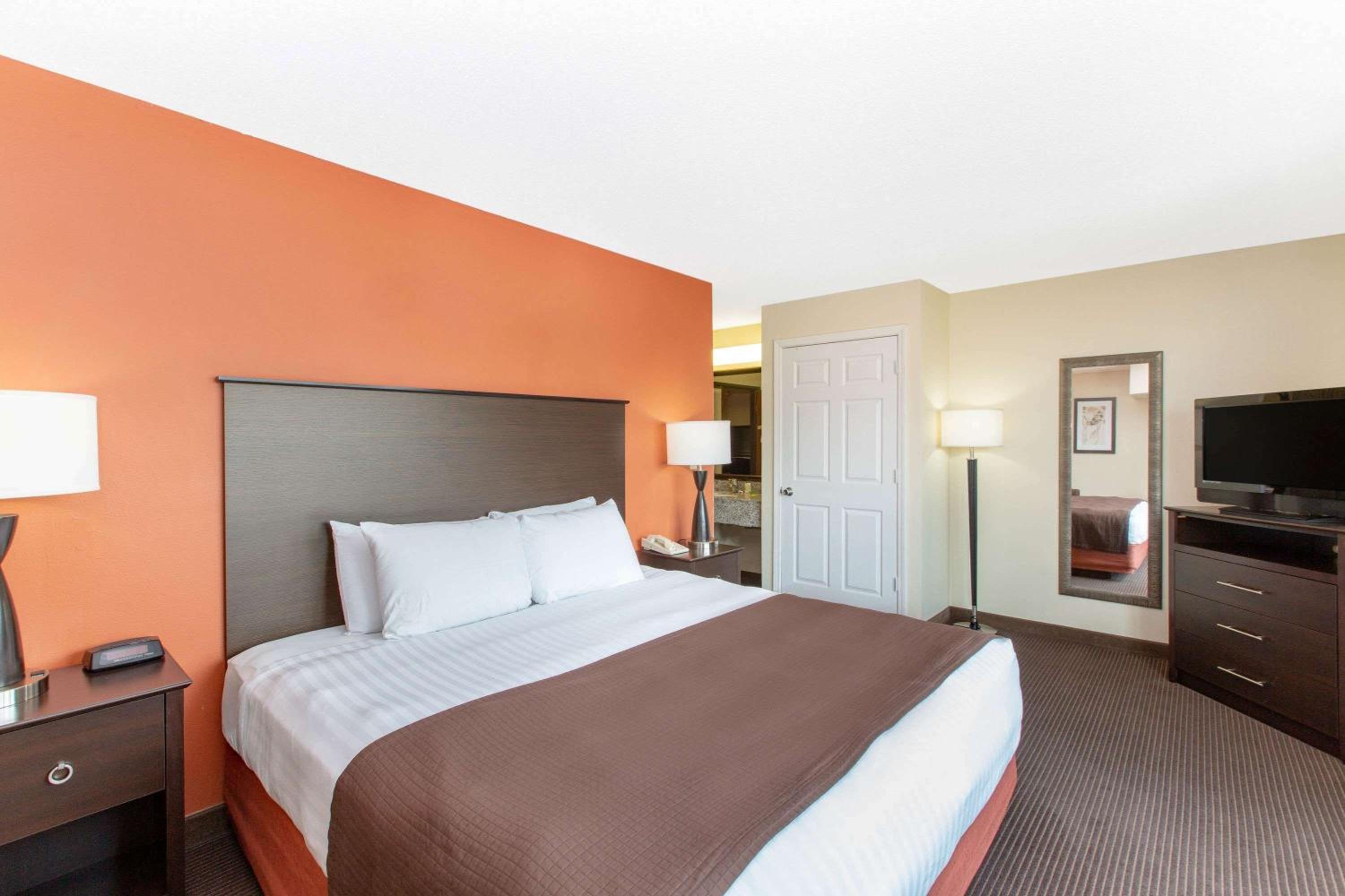 AmericInn by Wyndham Ottumwa