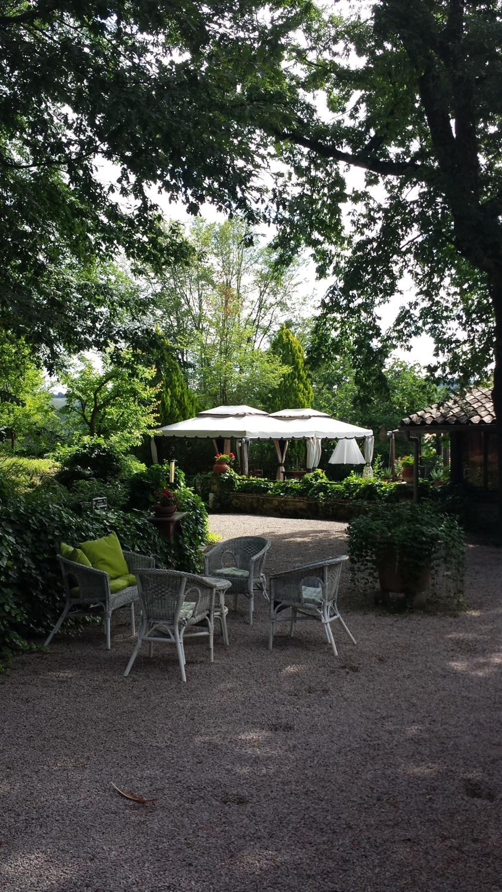 Podere Lamaccia - bed and kitchinette