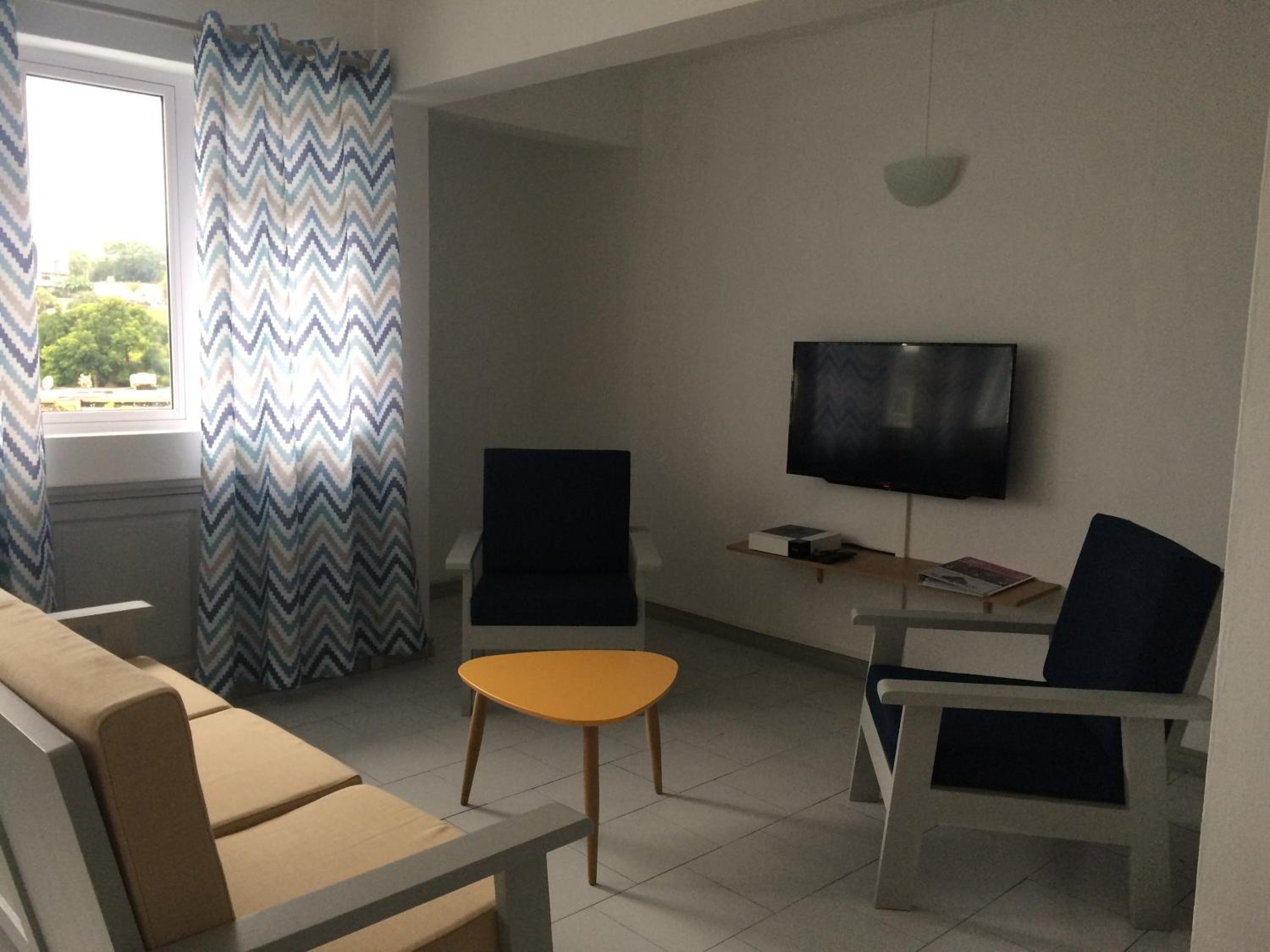 La Péninsule Town Apartment No 5 view 5