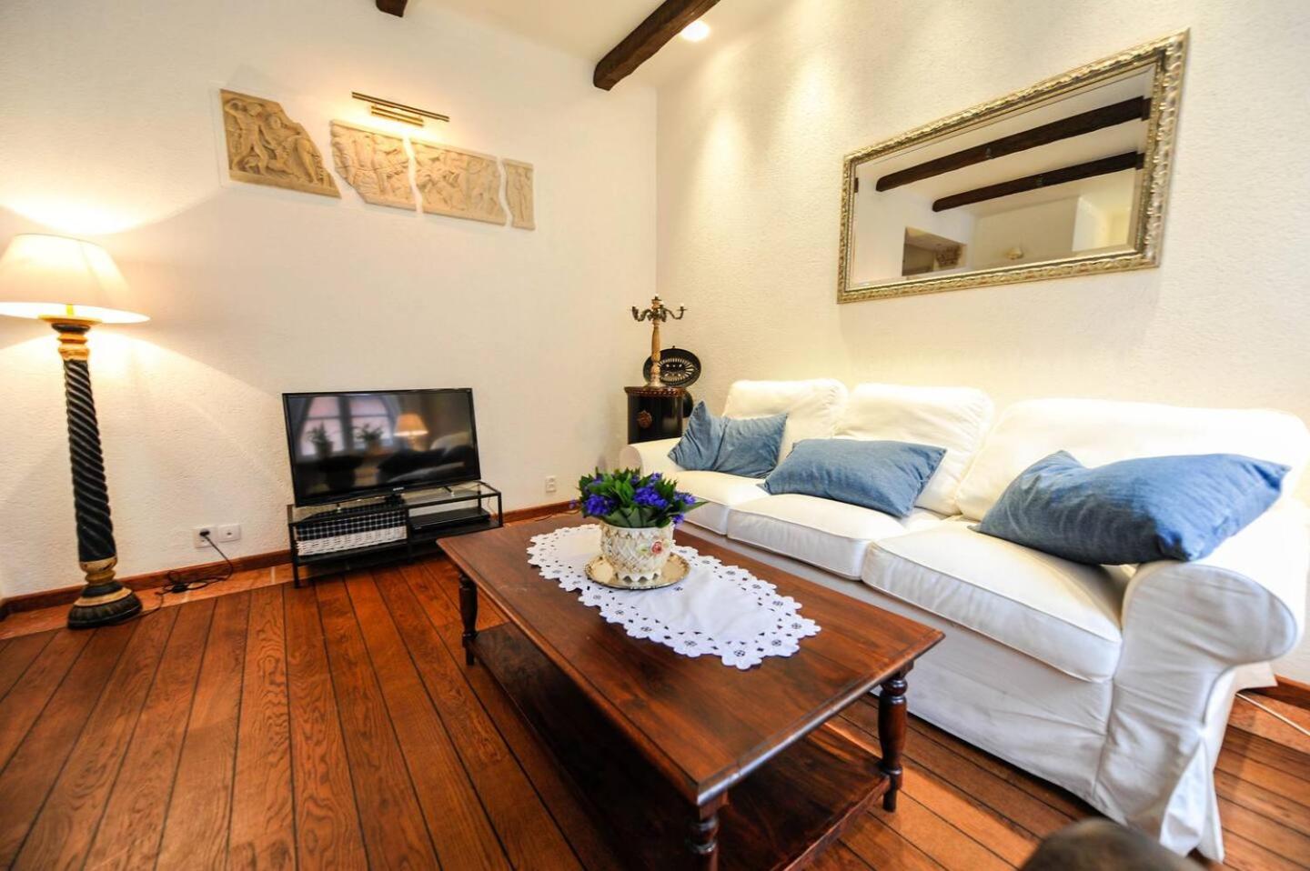 Castle Square Apartment