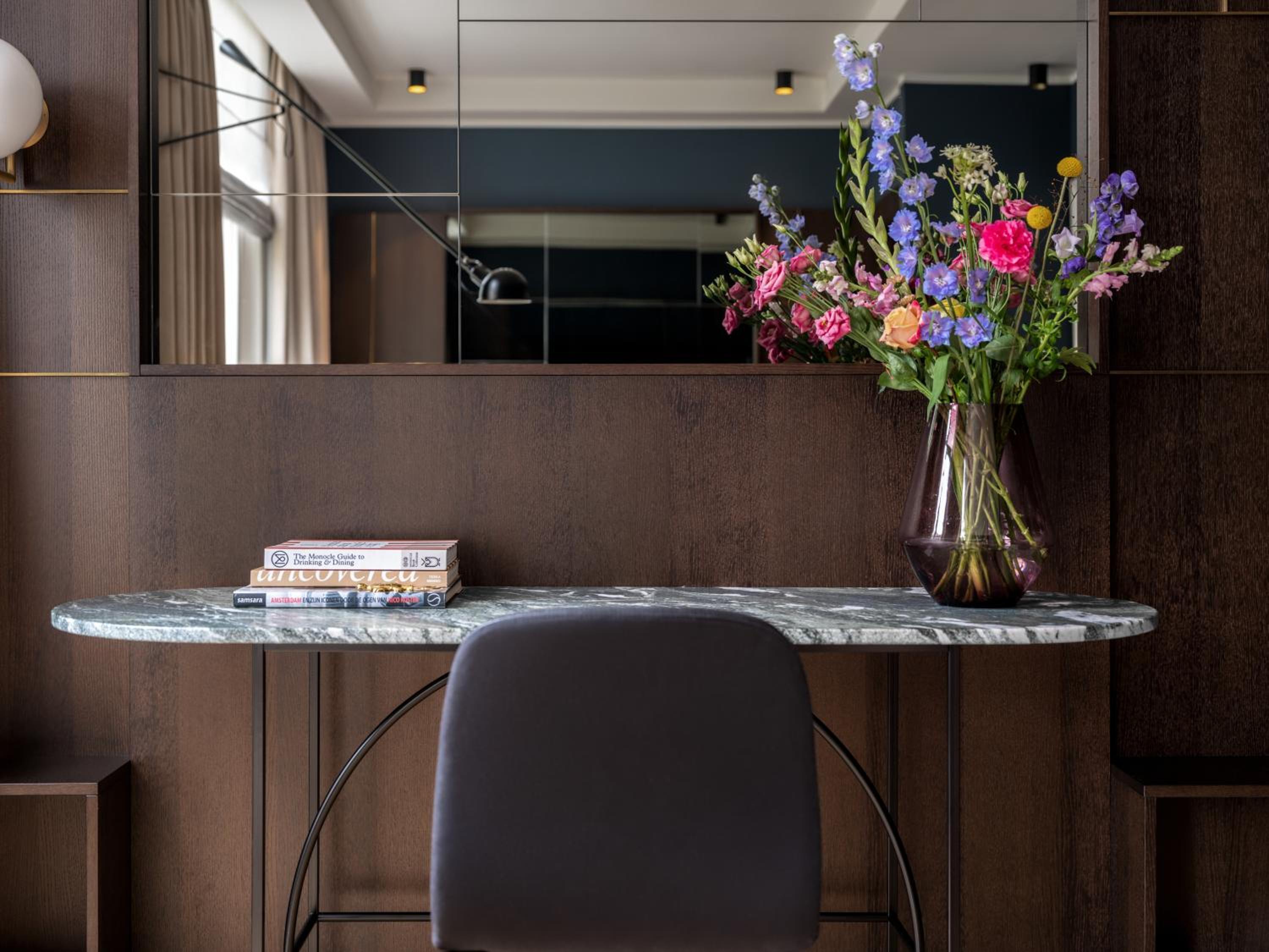 Spinoza Suites