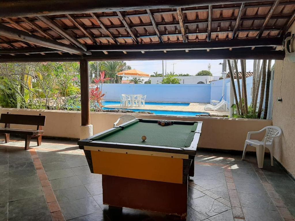 Sobrado Estiloso com Piscina à 300 m da Praia