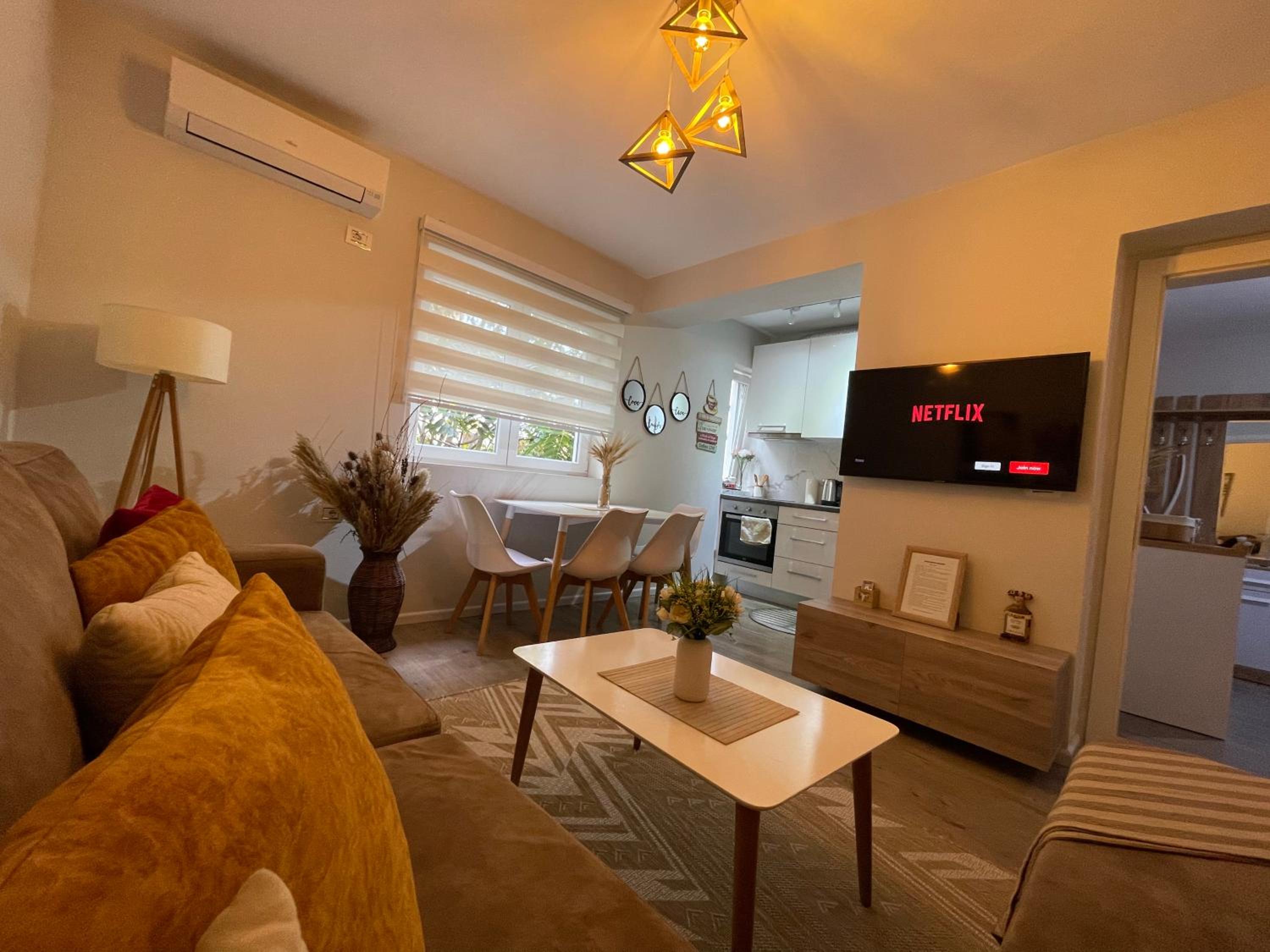 Dafina Central Apartment