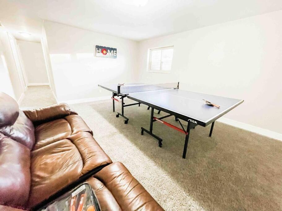 PET FRIENDLY/PING PONG/GAME ROOM!FAMILY GATHERING view 4