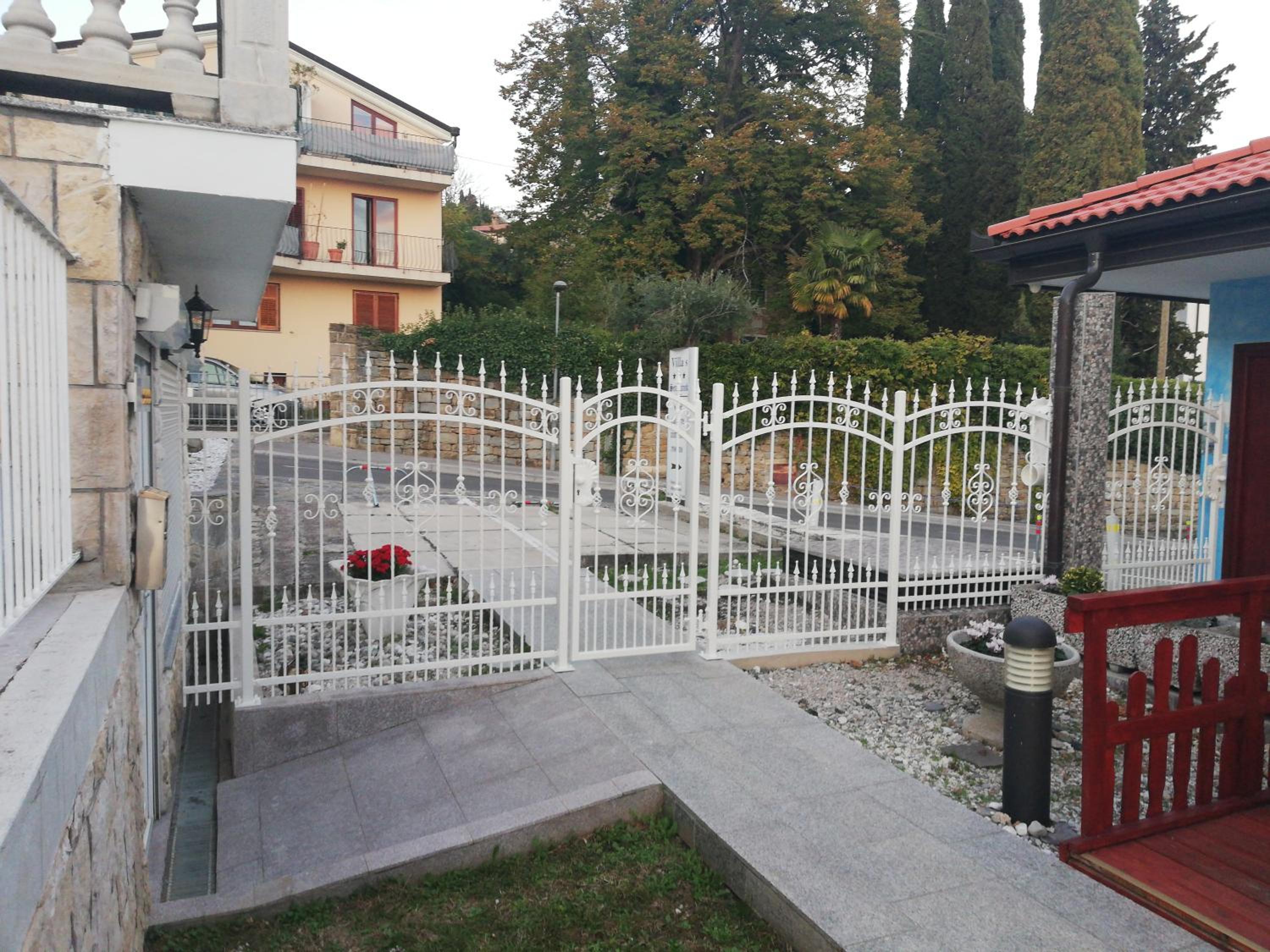 Photo 12