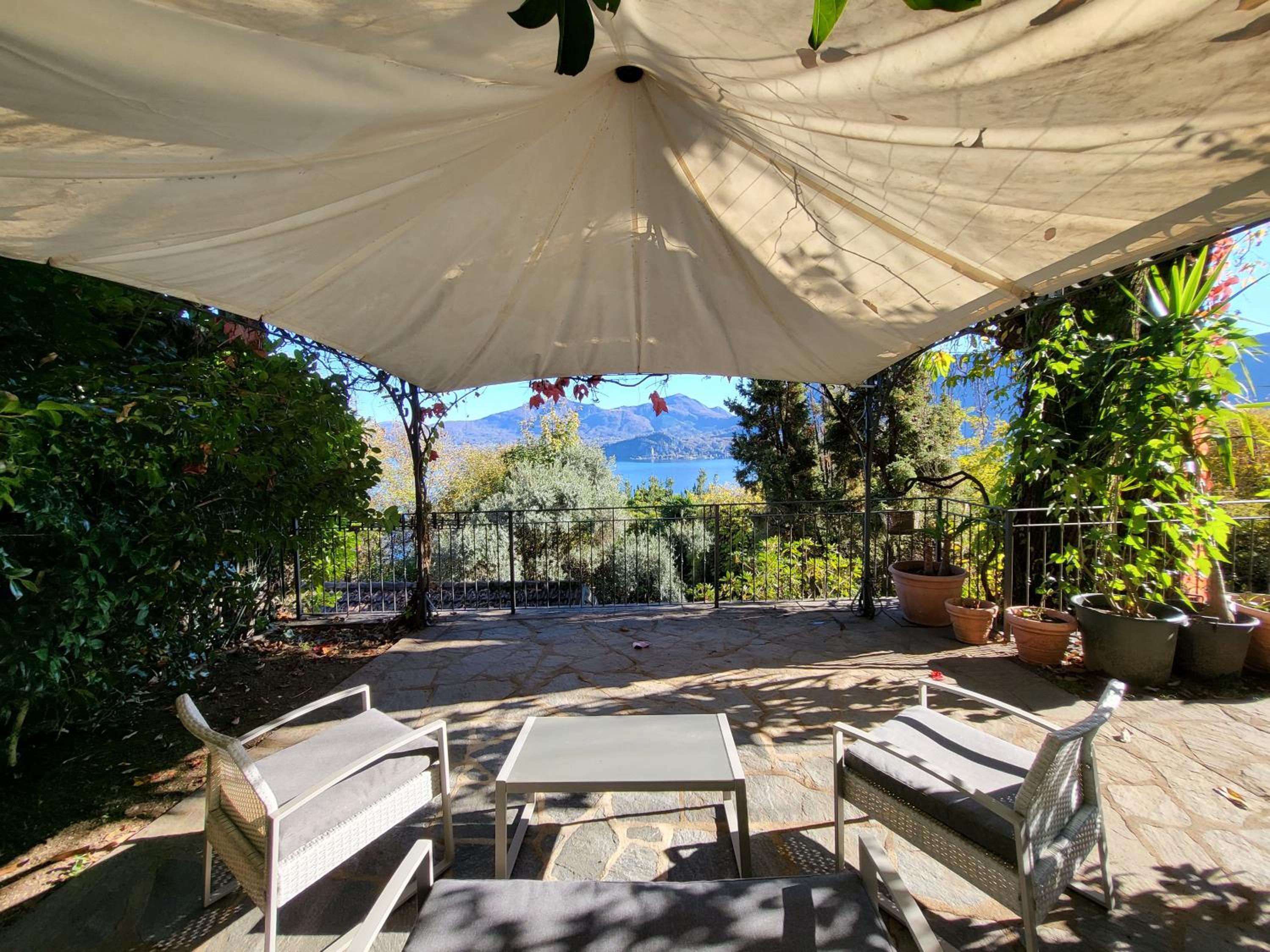 Mid of Nature ' Bella Vista Lago Maggiore charmant mit traumhaften Seeblick, Terrasse und großen Garten photo 2