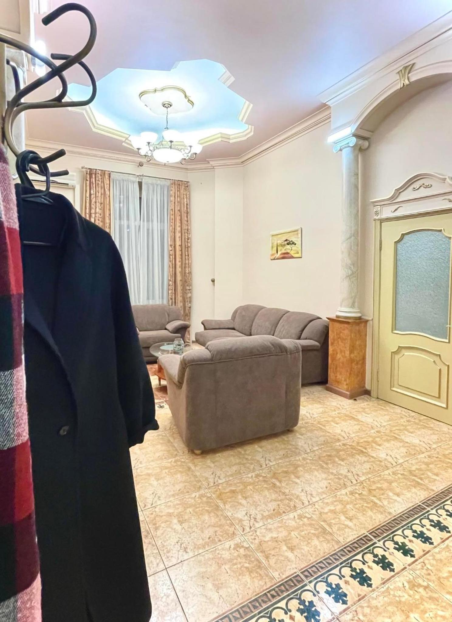 Great one Bed right near Opera House view 4