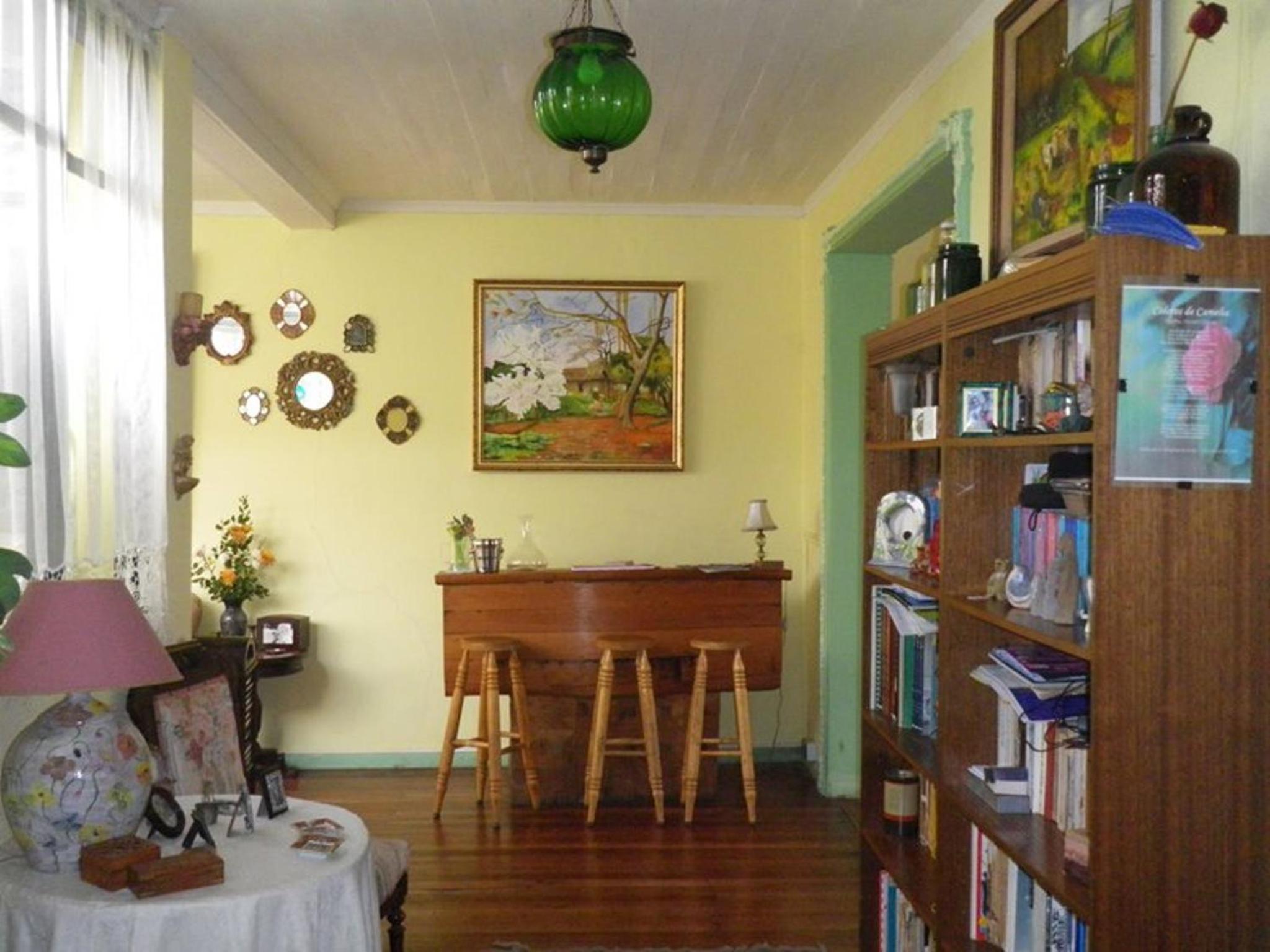 Hostal Renoir