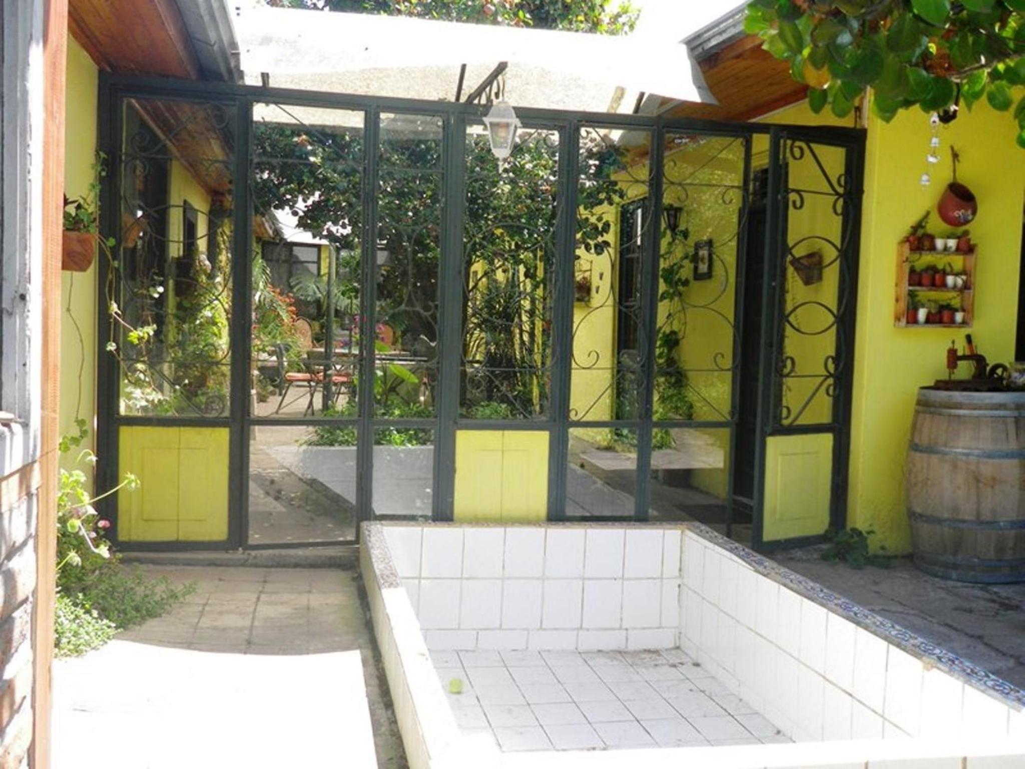 Hostal Renoir