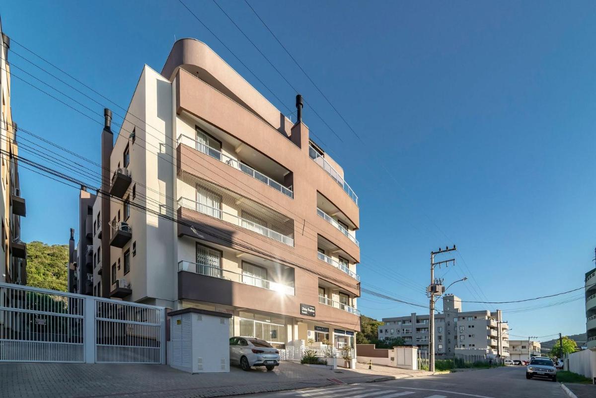 Apartamento 2 Dormitórios com Churrasqueira