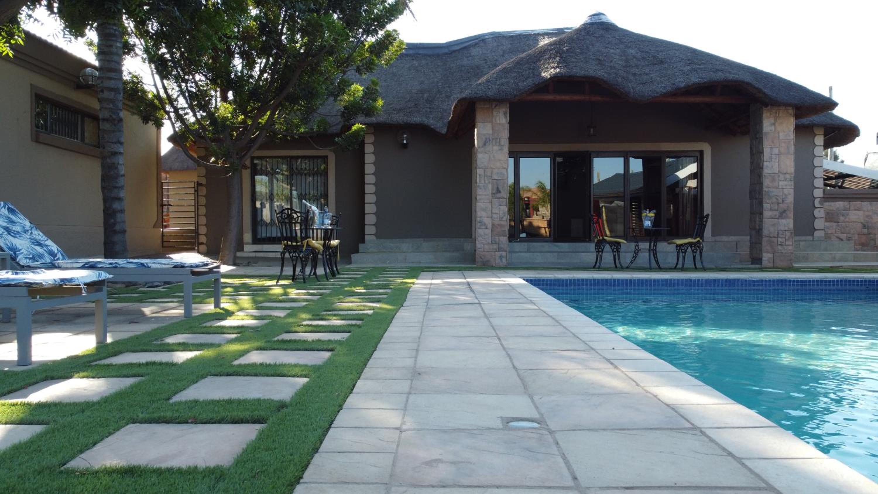 Honolulu Lifestyle Guest Lodge
