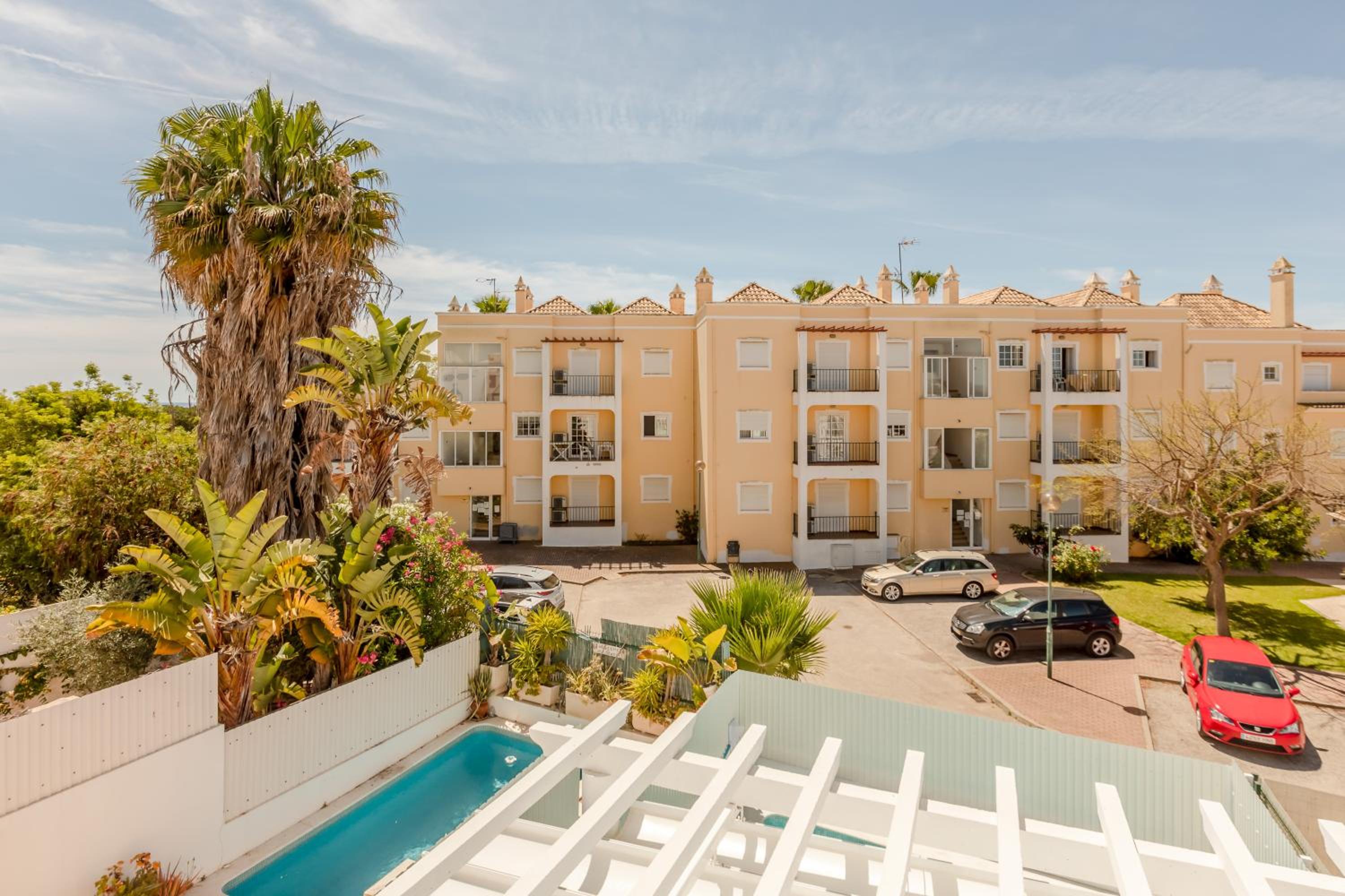 Hotel SeaScape Villa w/ pool and rooftop seaview jacuzzi in Manta Rota - Image 1