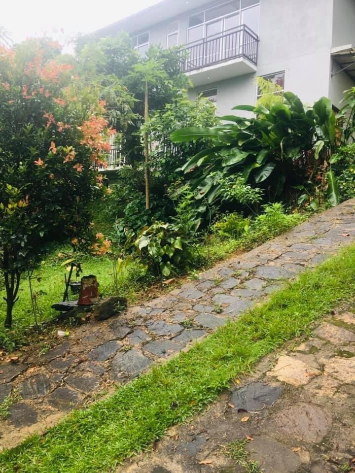 kandy hill villa