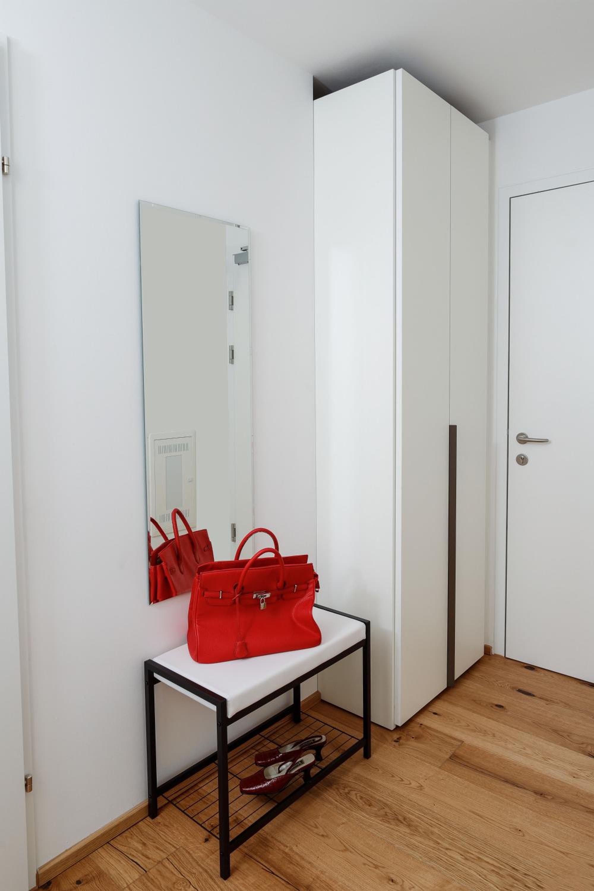Triiiple Suites Level 21 mit Balkon und Tiefgarage