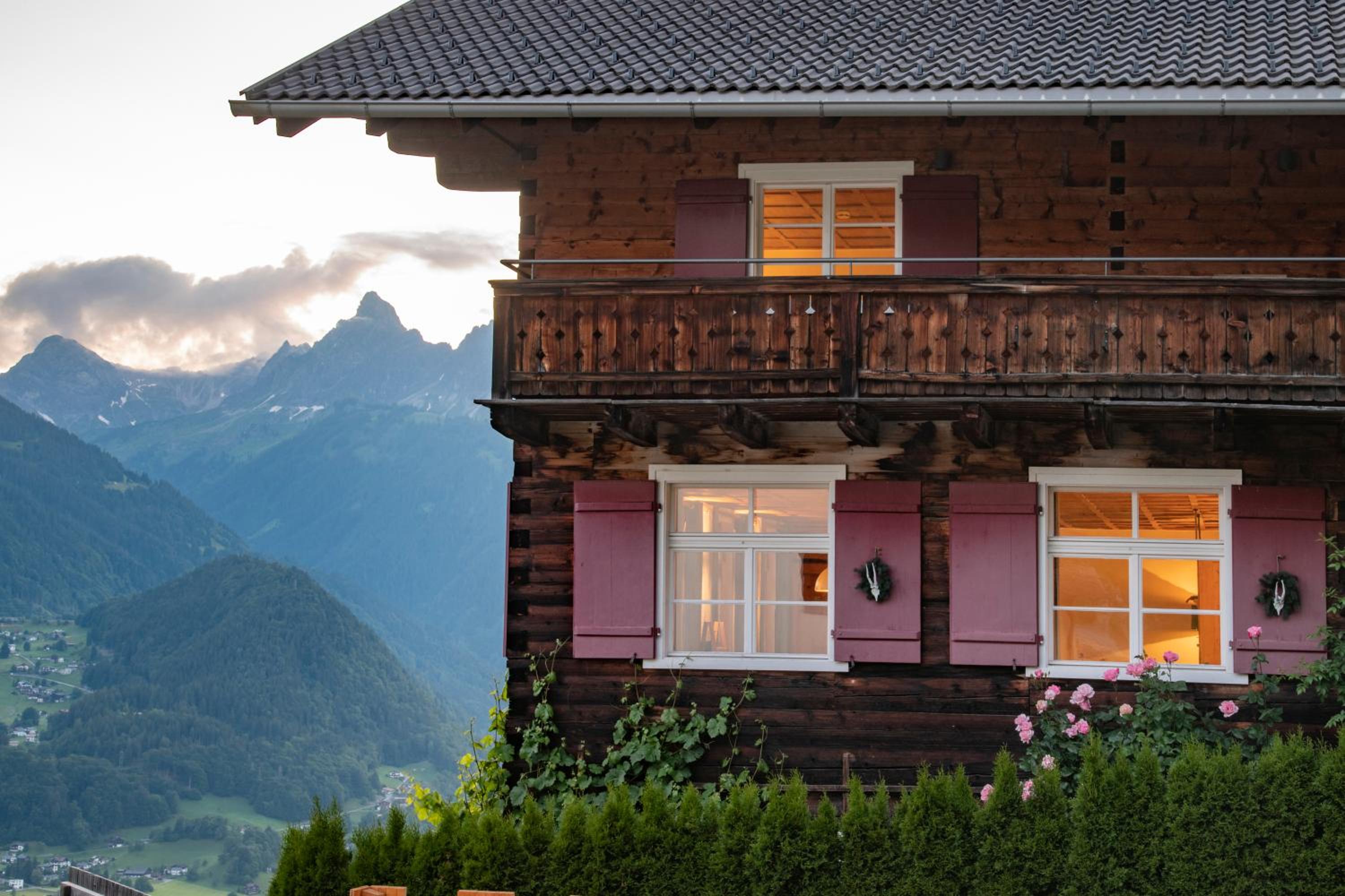 Chalet "Altes Schulhaus" view 4