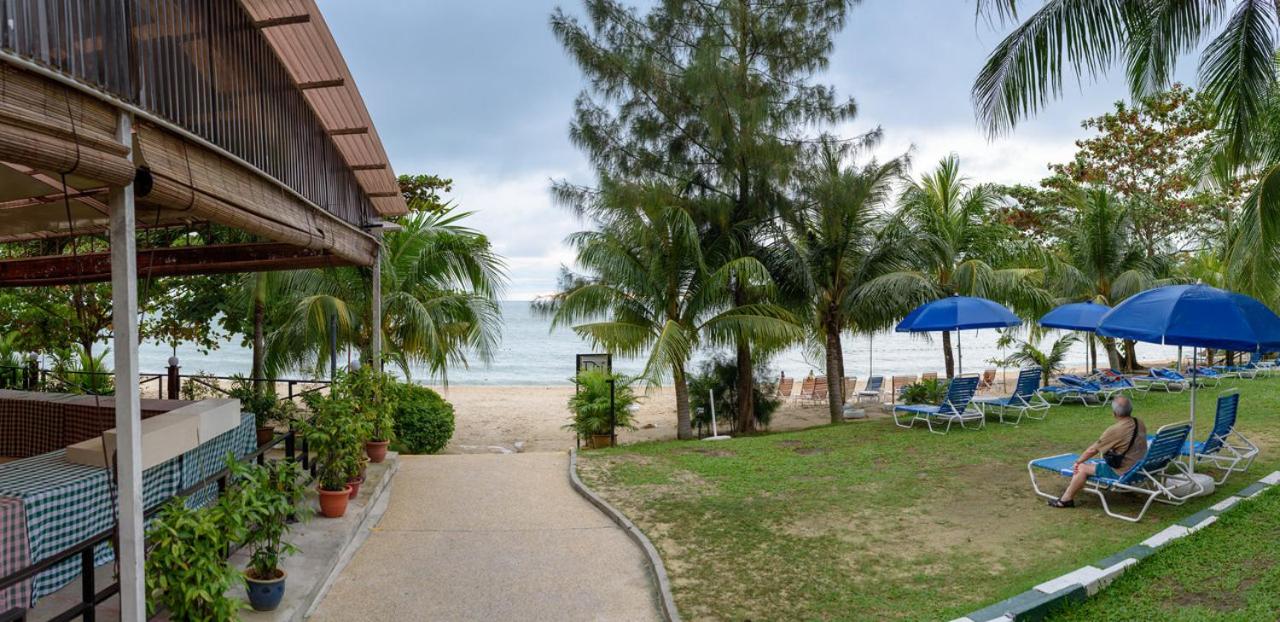 J Beach Suites At Rainbow Paradise