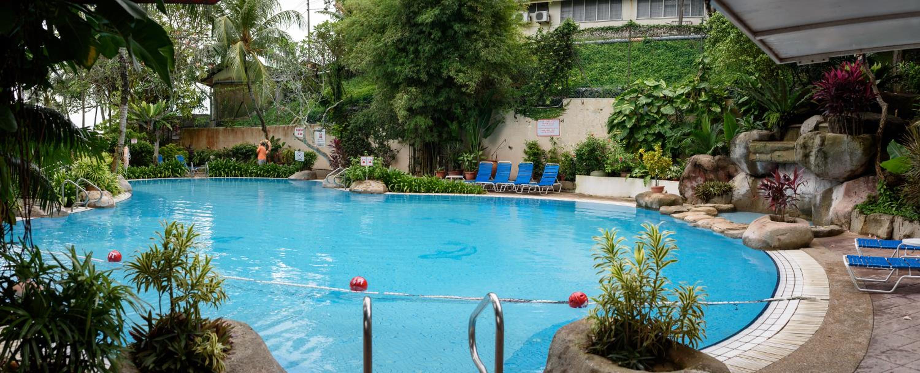 J Beach Suites At Rainbow Paradise