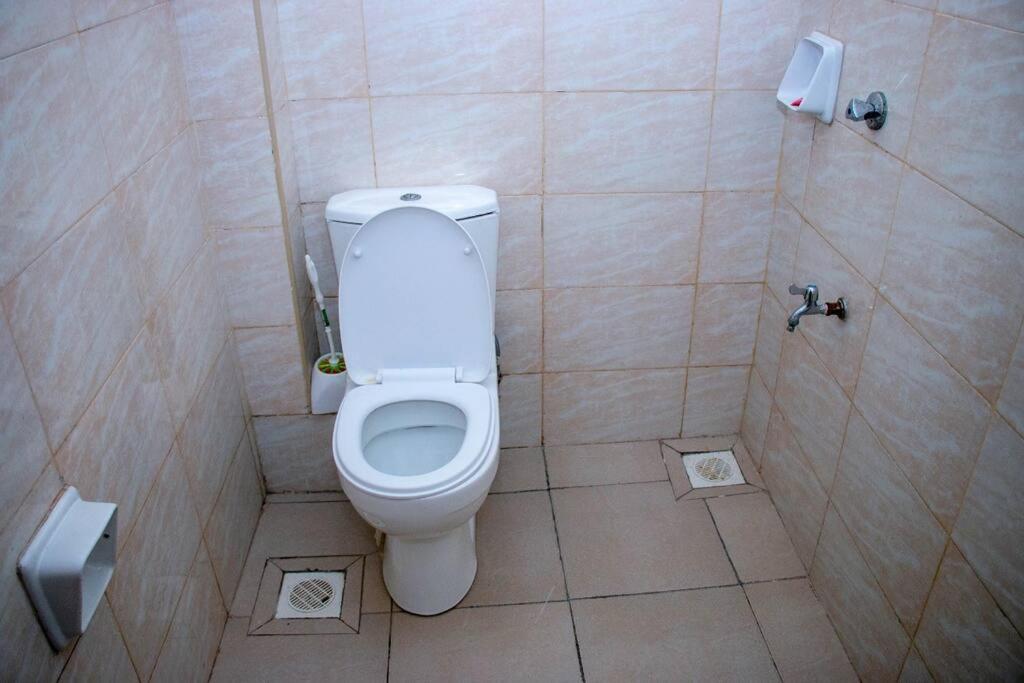 Lovely Fully Furnished and Serviced 4-bedroom view 2