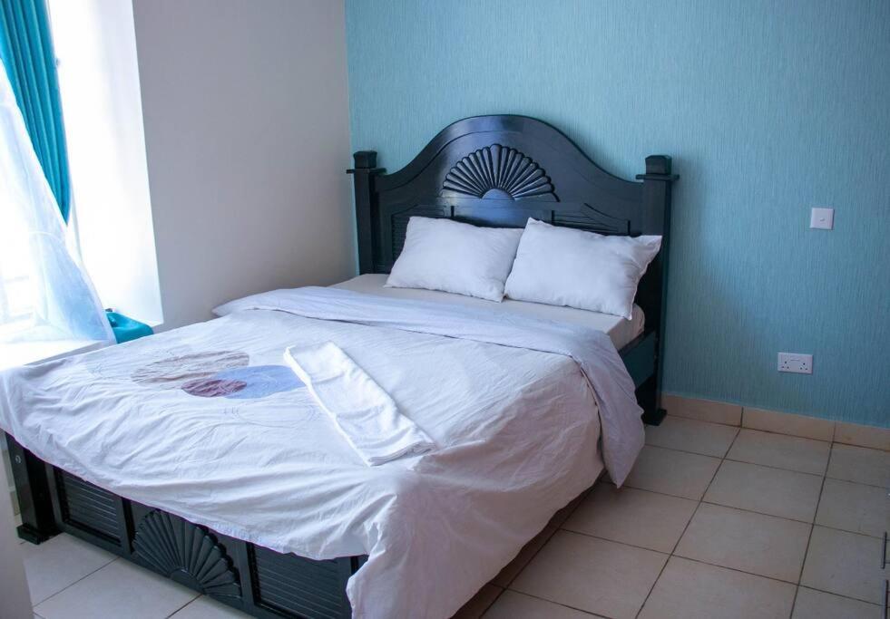 Lovely Fully Furnished and Serviced 4-bedroom view 3