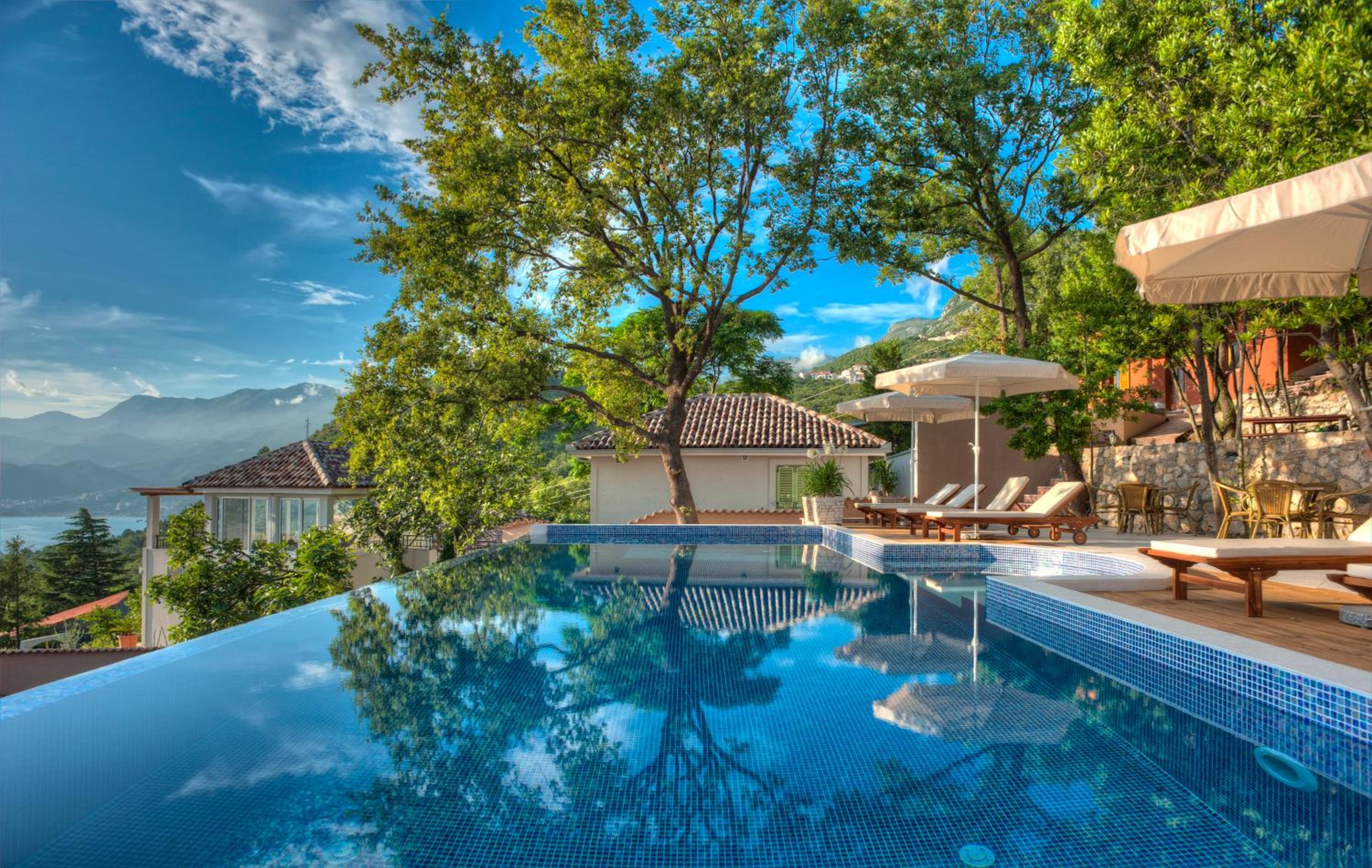 Harmonia Bungalows & Pool view 3