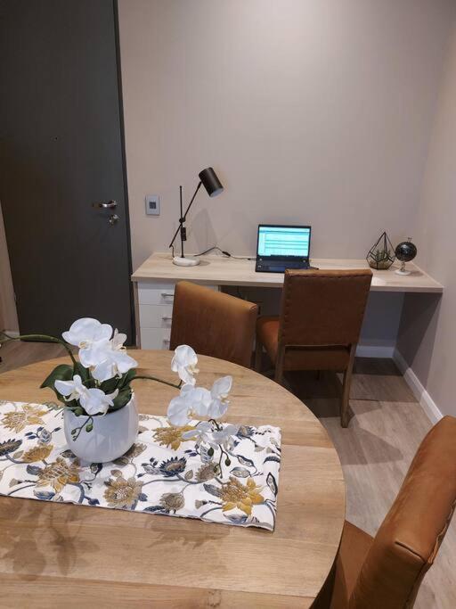 317 Menlyn Maine Trilogy view 4