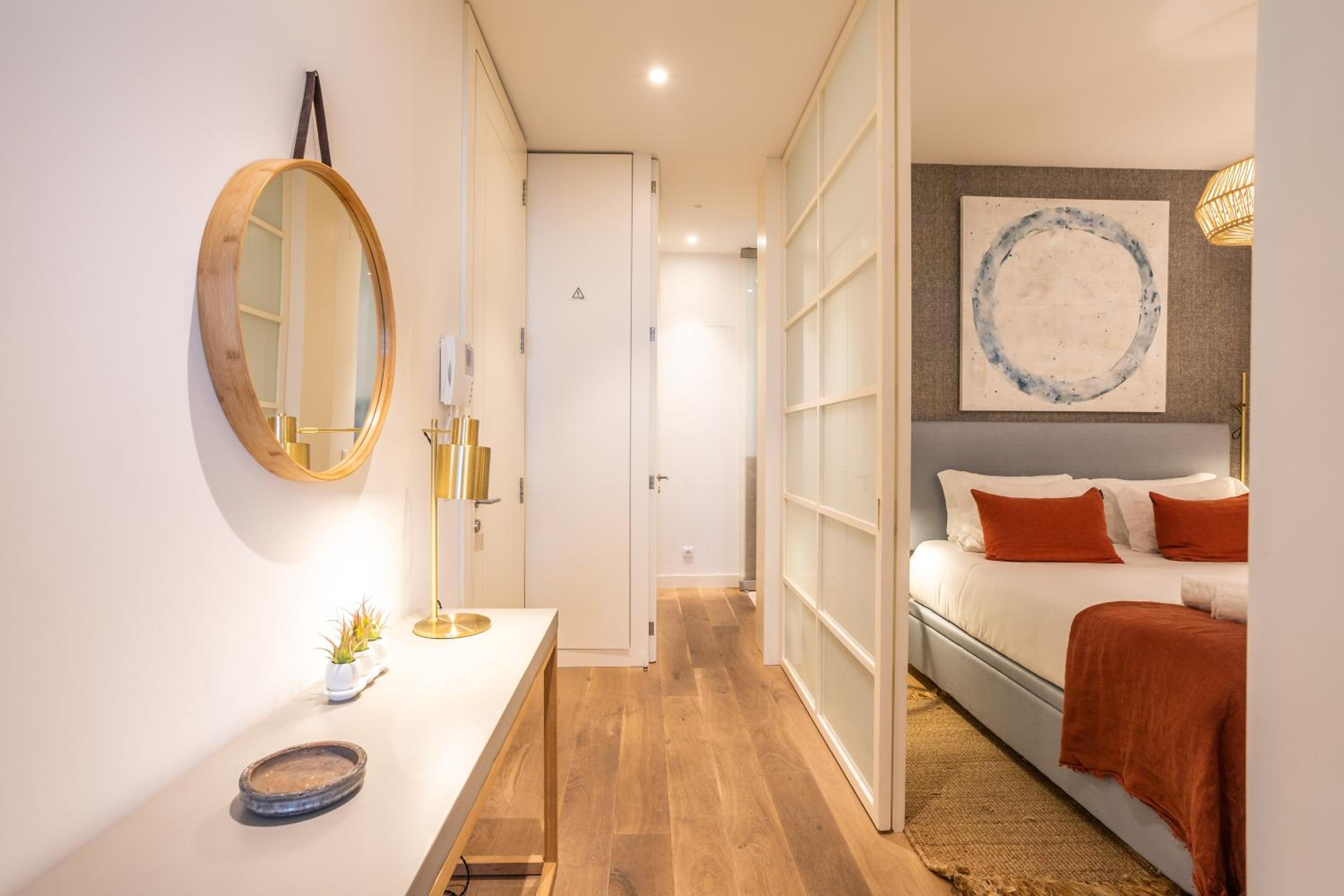 Chic Tailor Made Flat in Chiado view 2