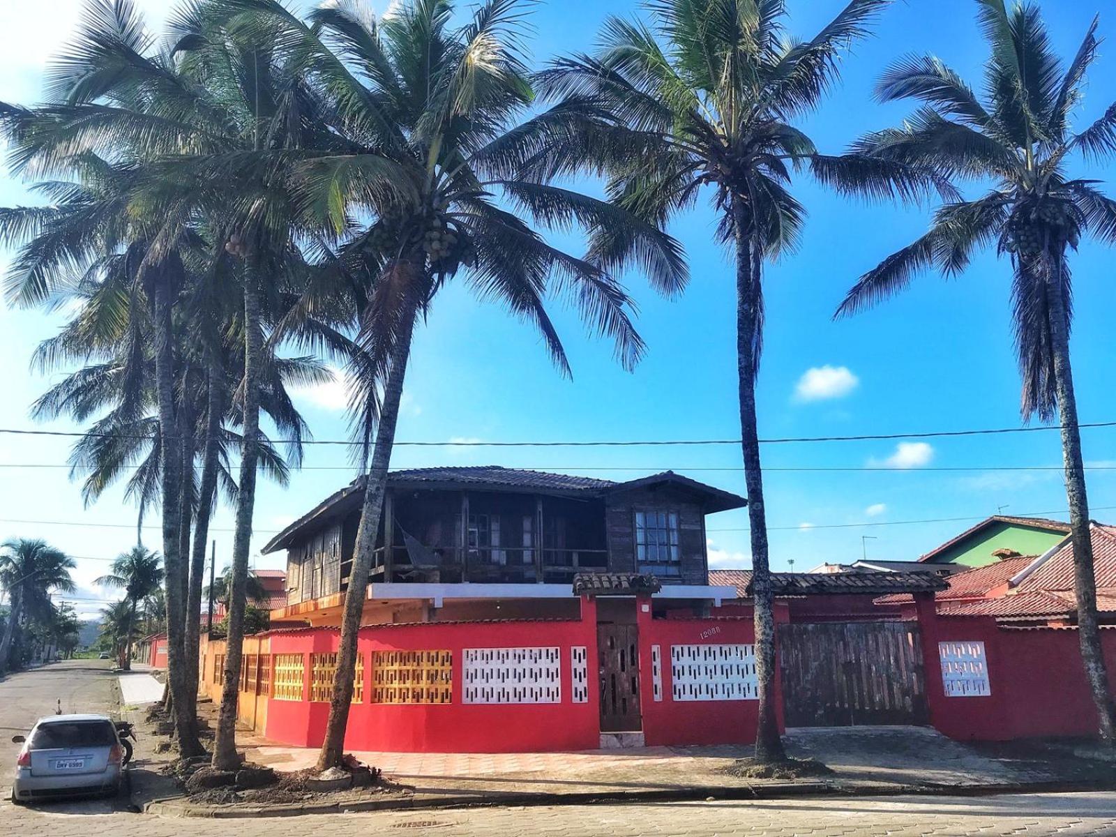 Casa Beira-Mar em Mongaguá - 4 Quartos - Vista Inesquecível para o Mar - Wi-Fi - Estacionamento 4 carros