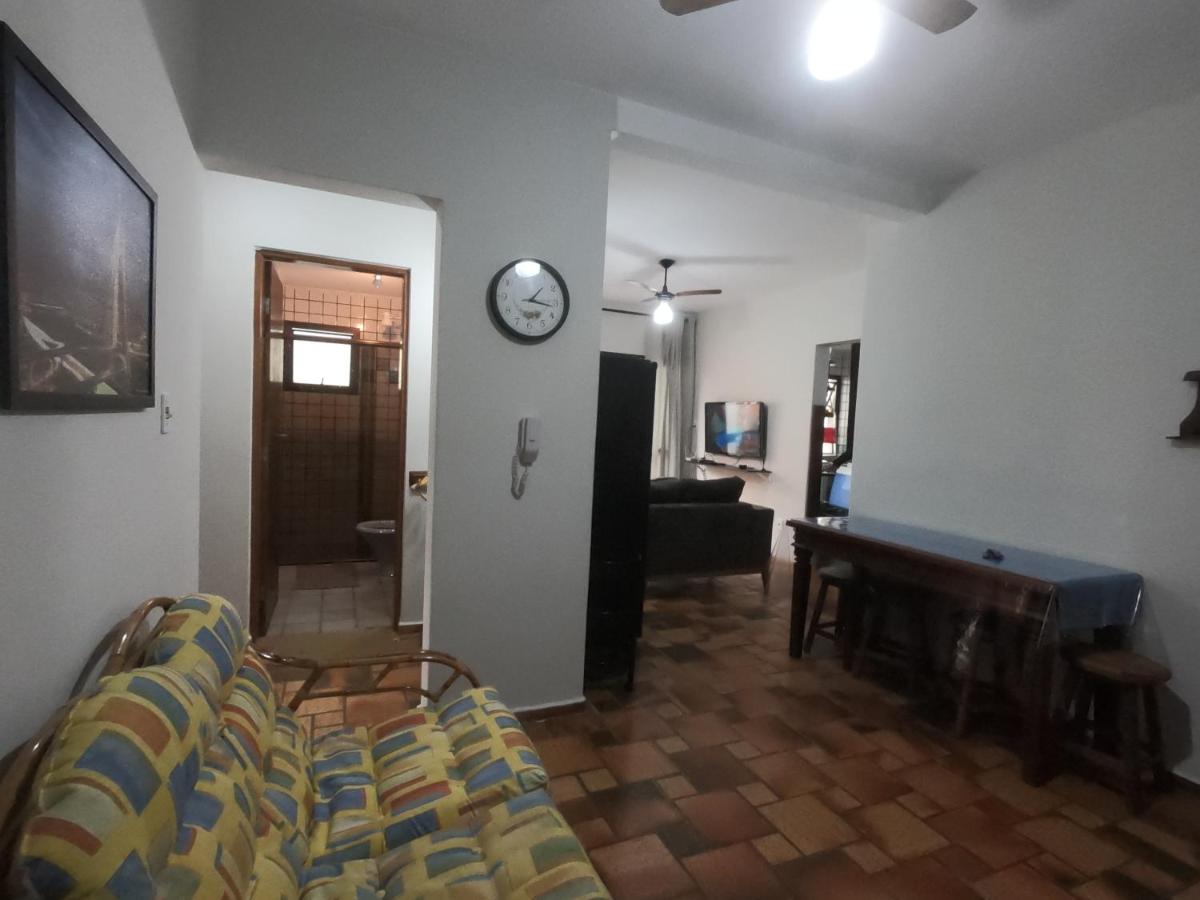 Excelente Localizaçao 400 metros da praia Ar Condicionado e wi-fi view 5