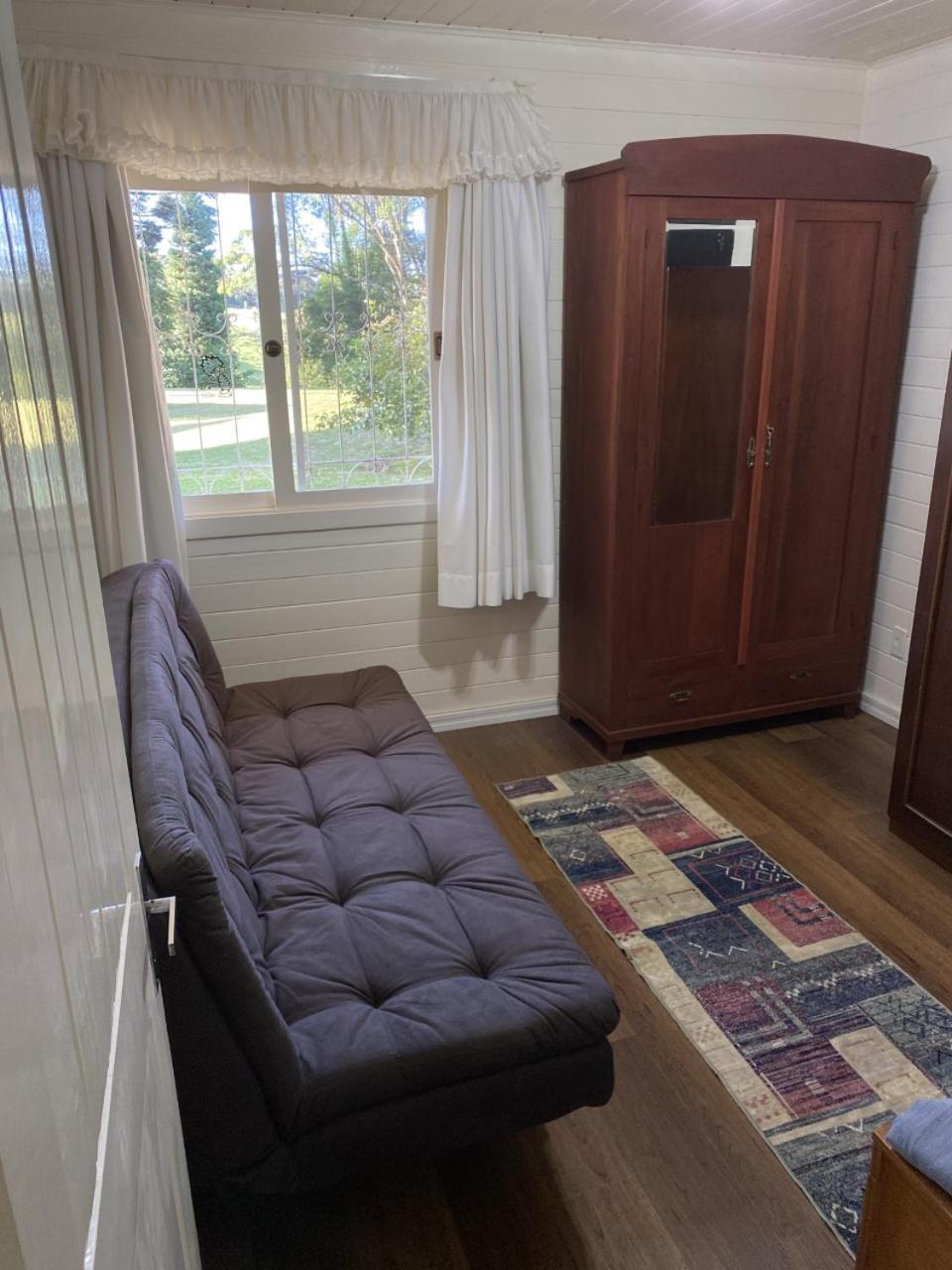 Casa em condomínio fechado, 4km Centro de Gramado.