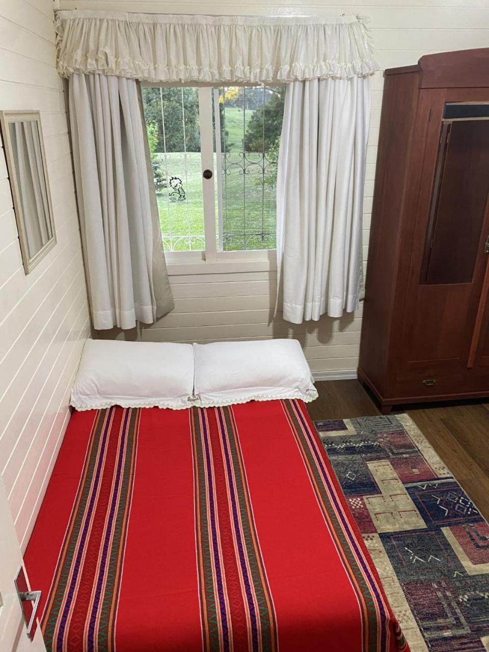 Casa em condomínio fechado, 4km Centro de Gramado.