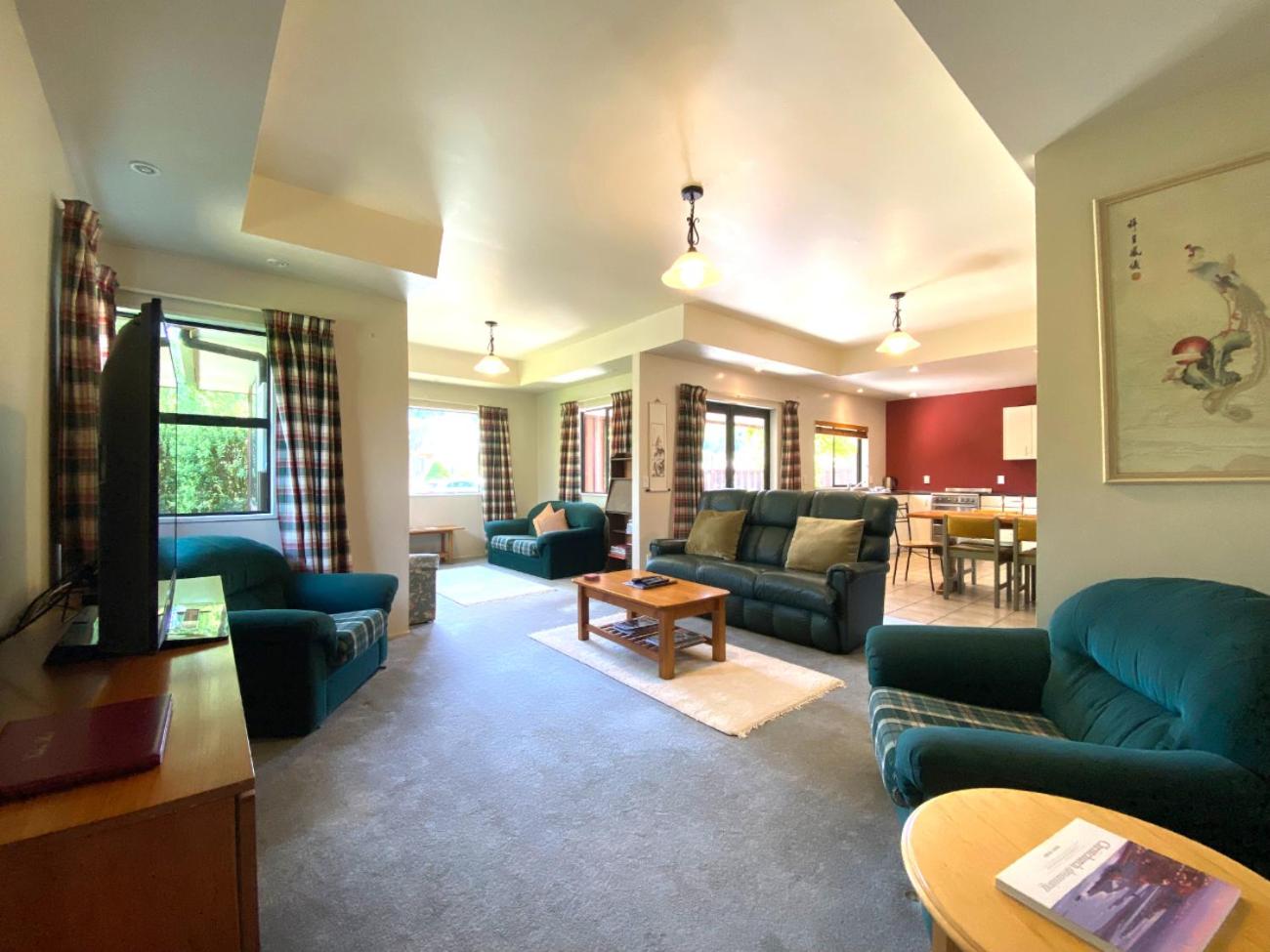 3 Mt Isobel Place view 4