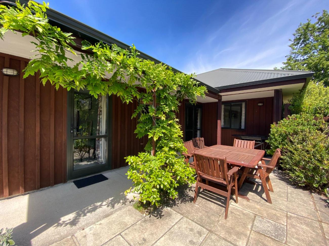 3 Mt Isobel Place view 2